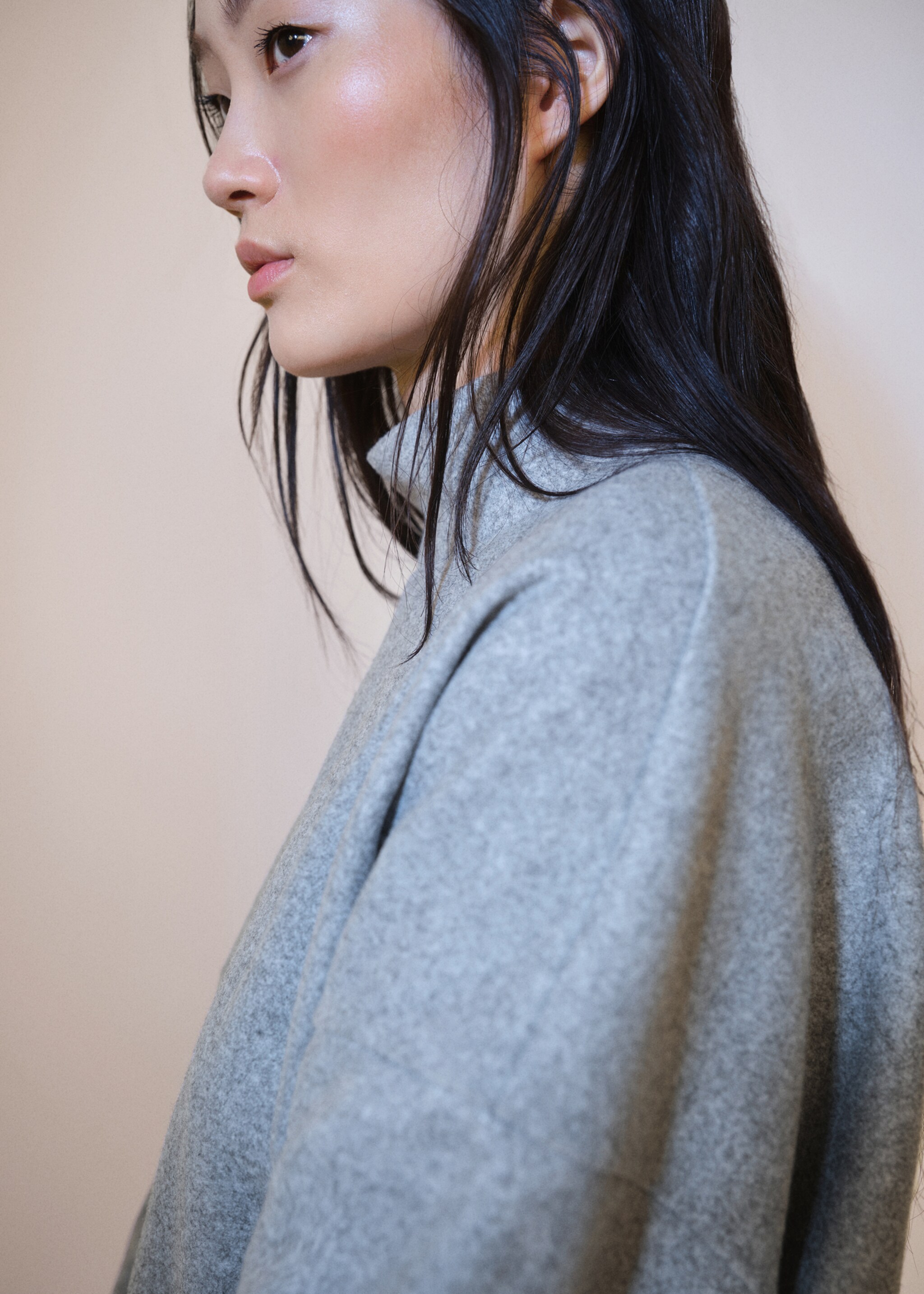 Turtleneck plush sweatshirt - Details of the article 1, Grey. Ref: 77087685-00.