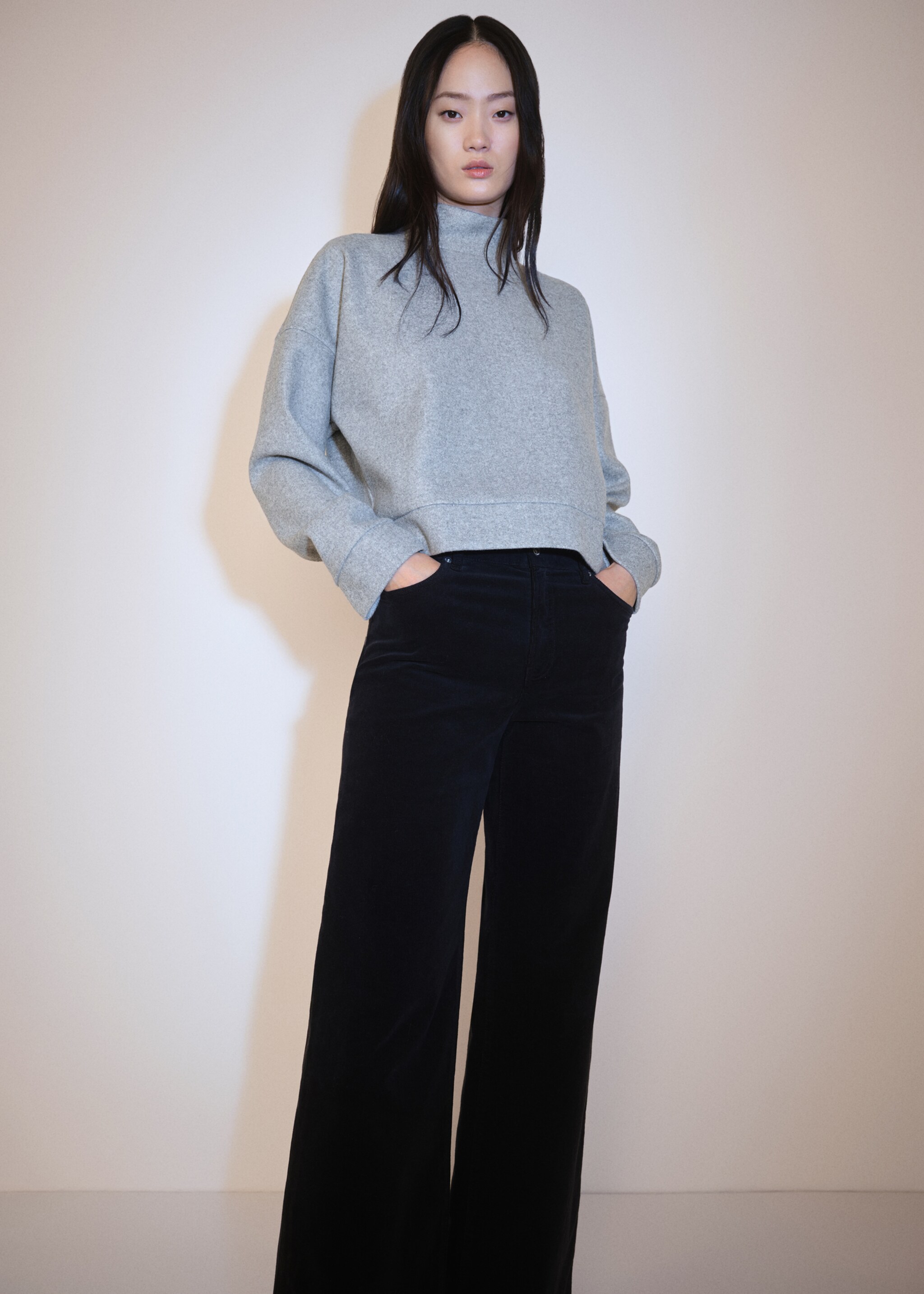 Turtleneck plush sweatshirt - Details of the article 2, Grey. Ref: 77087685-00.