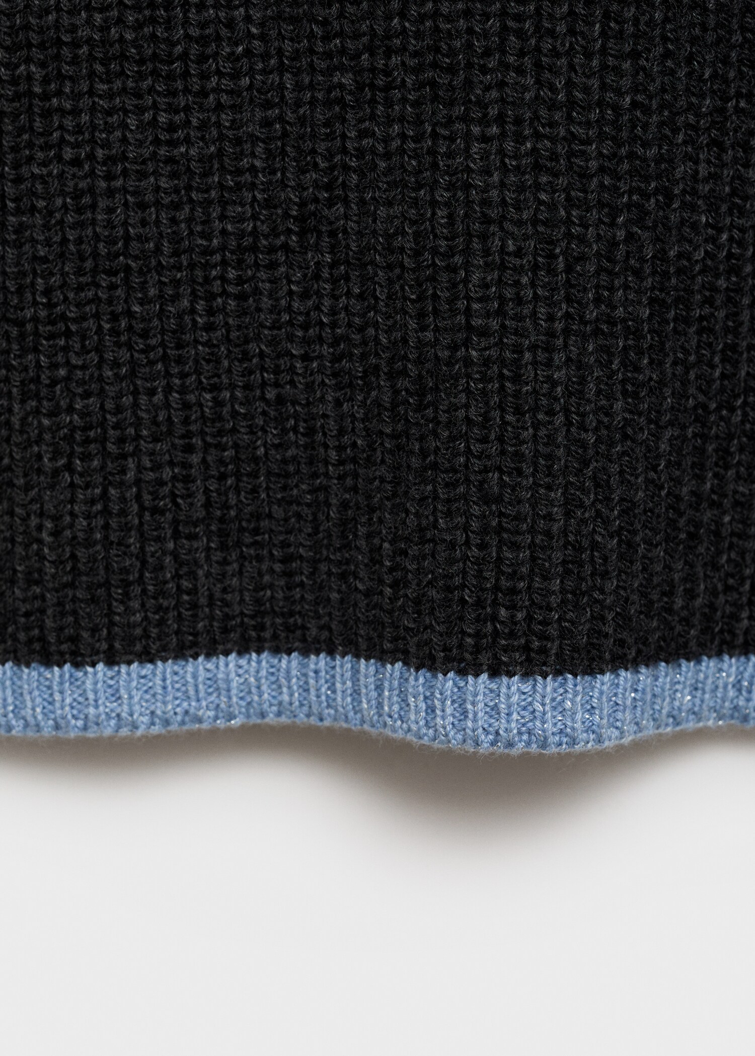 Knitted waistcoat with contrast hem - Details of the article 0