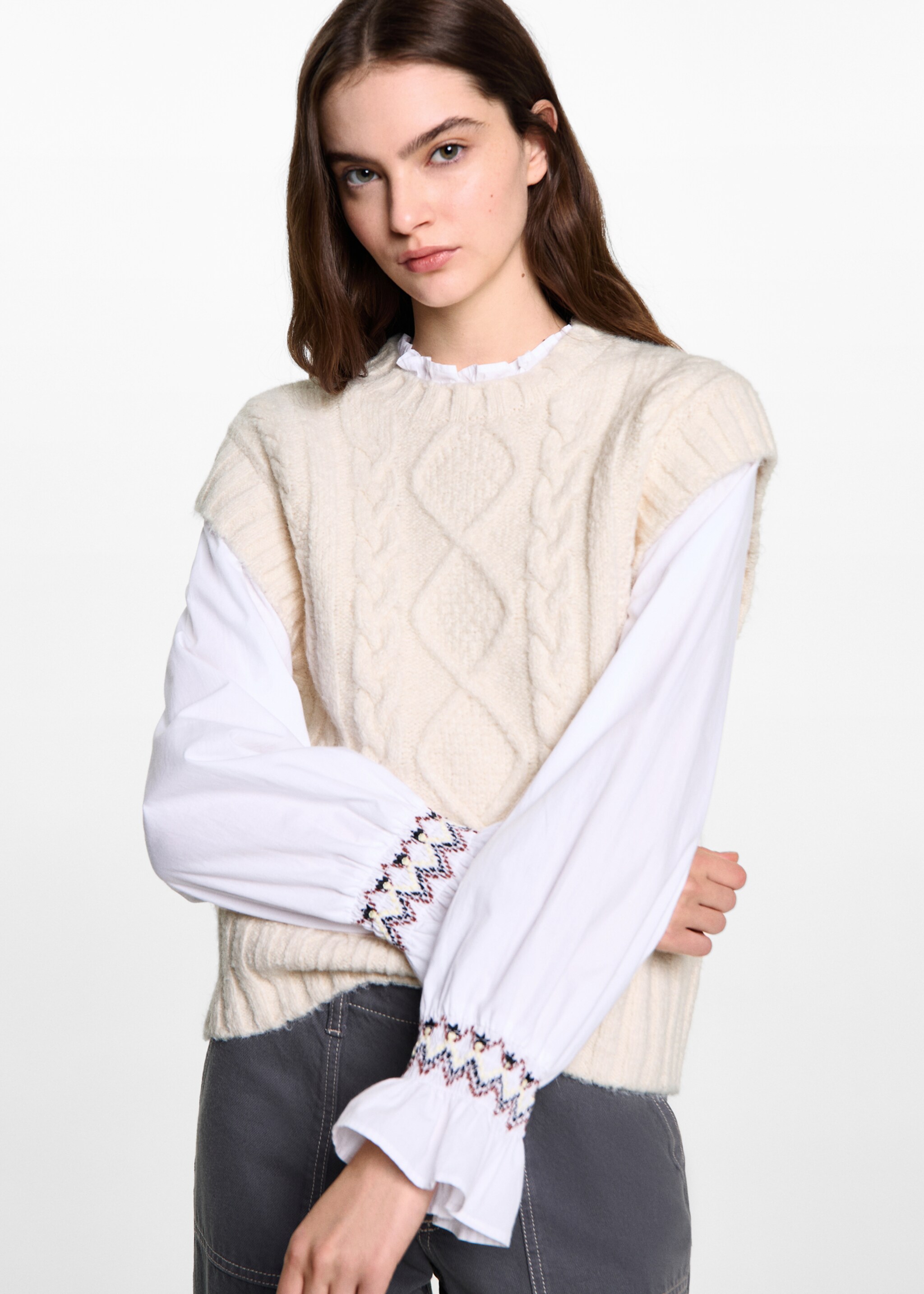 Chaleco punto trenzado - Plano medio, Crudo. Ref: 77087694-00.