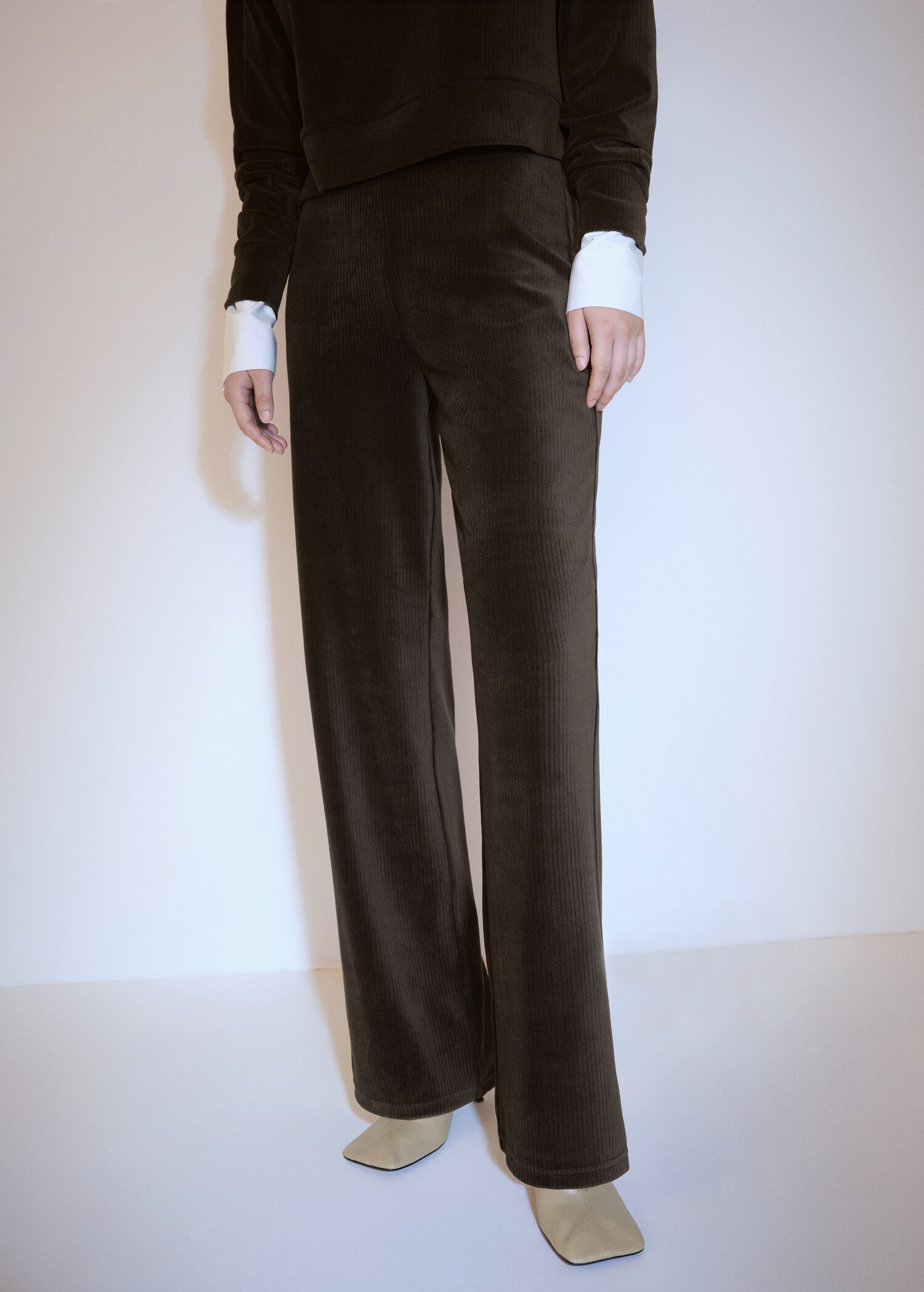 Pantalón recto pana - Plano medio