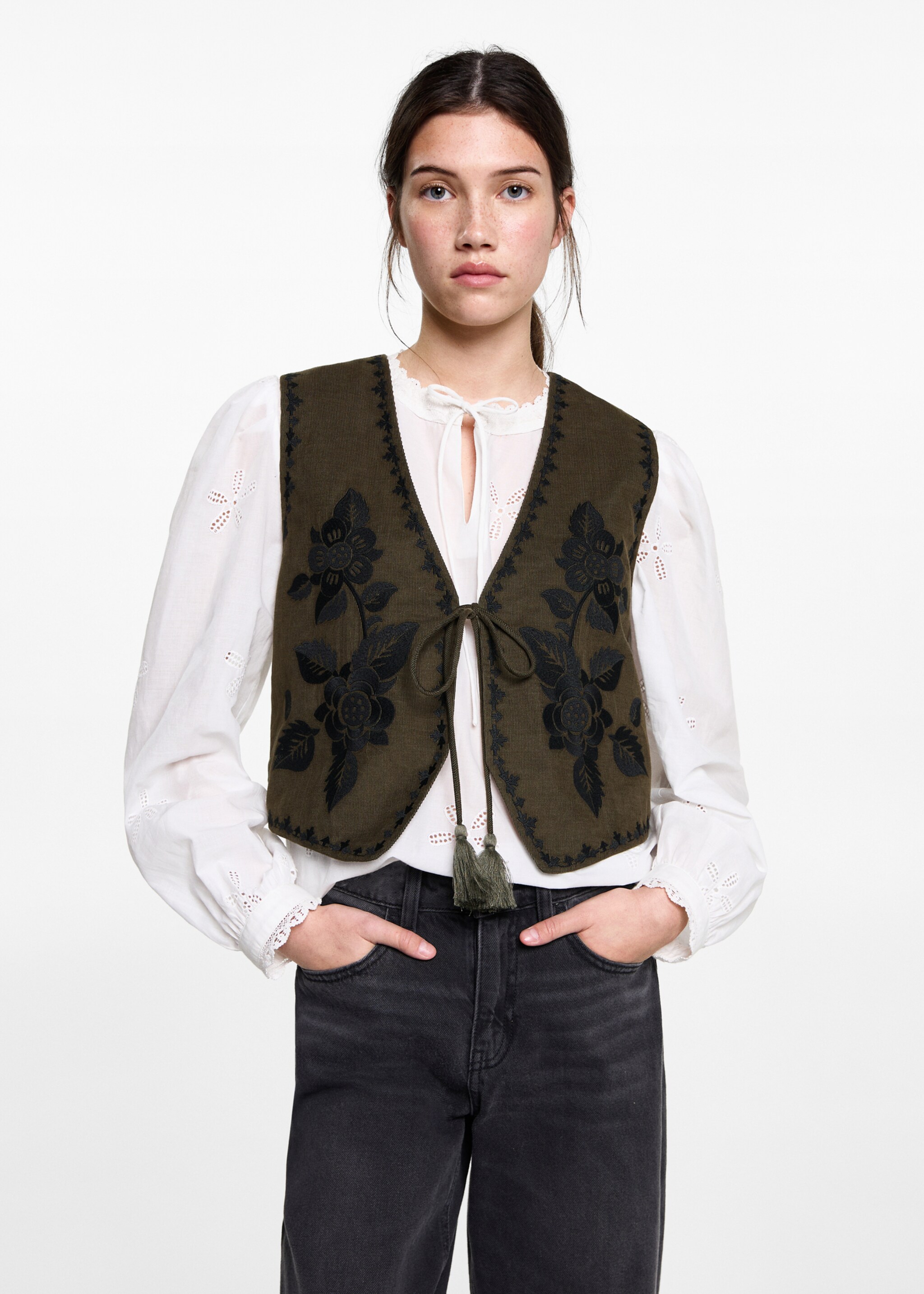 Floral-embroidered waistcoat - Medium plane, Forest Green. Ref: 77087710-00.