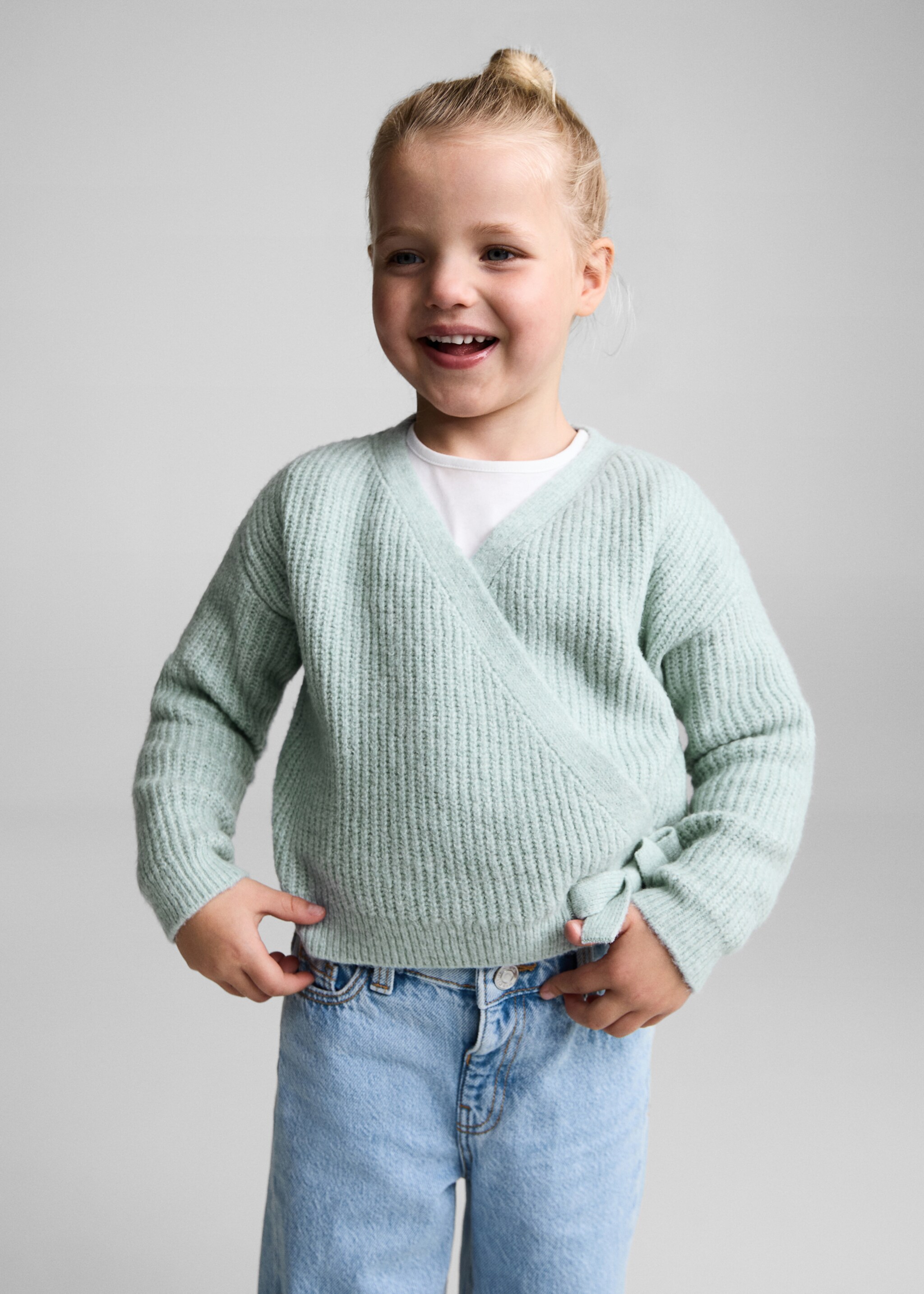 Gekruist vest met strik - Middenvlak, Pastelgroen. Ref: 77087712-00.
