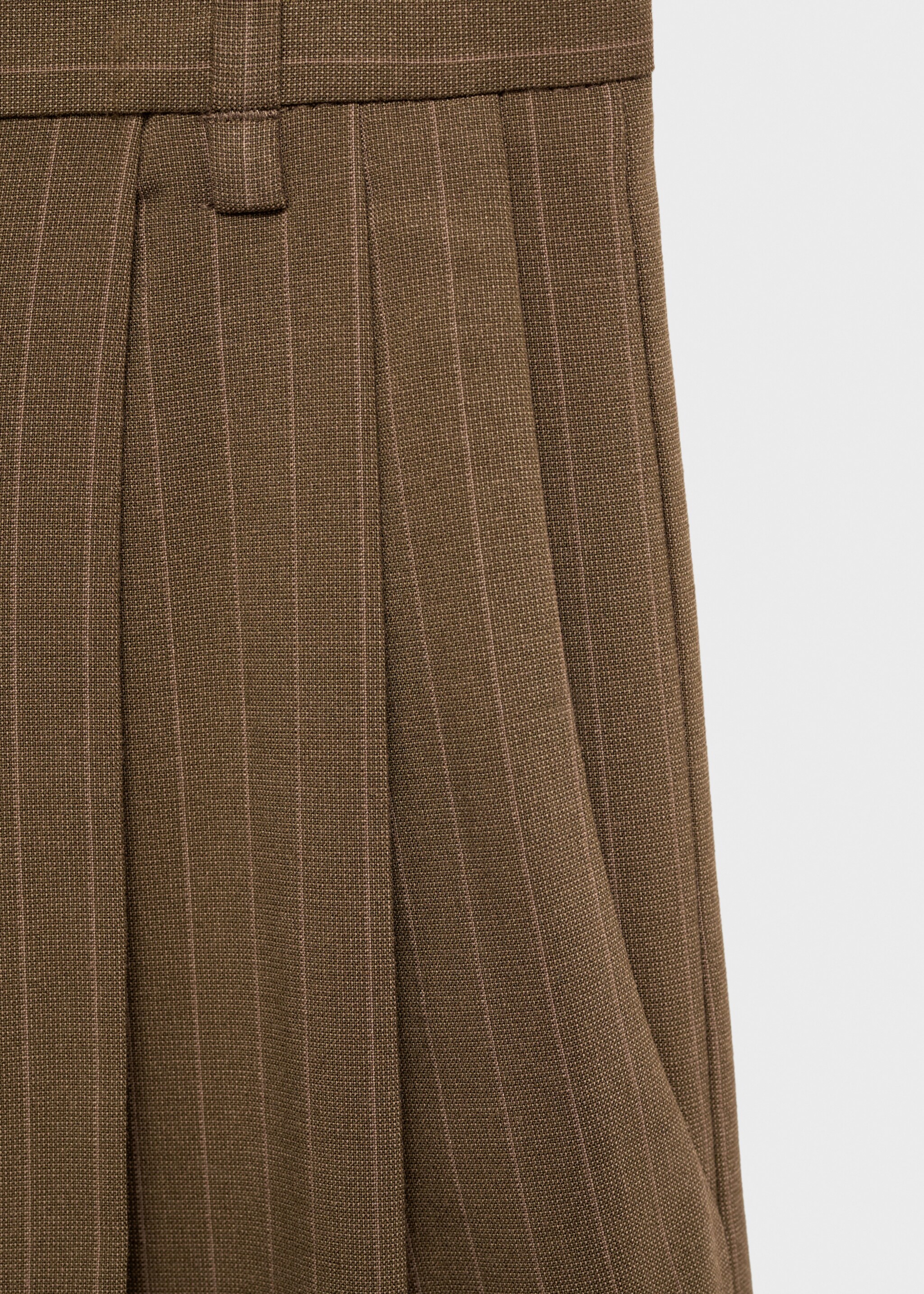 Pantalon à fines rayures - Détail de l'article 8, Olive. Ref: 77087715-00.