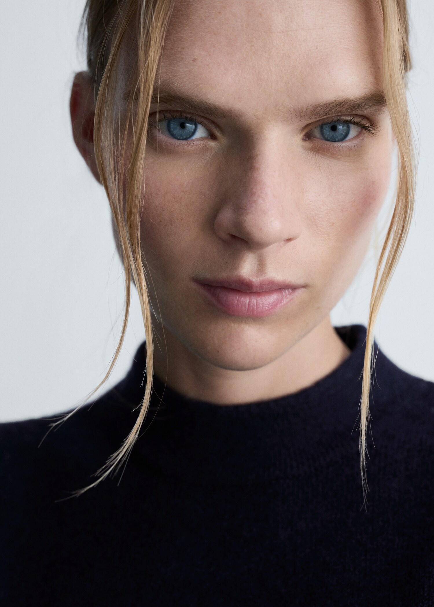 Stickad midiklänning - Detaljer om artikeln 1