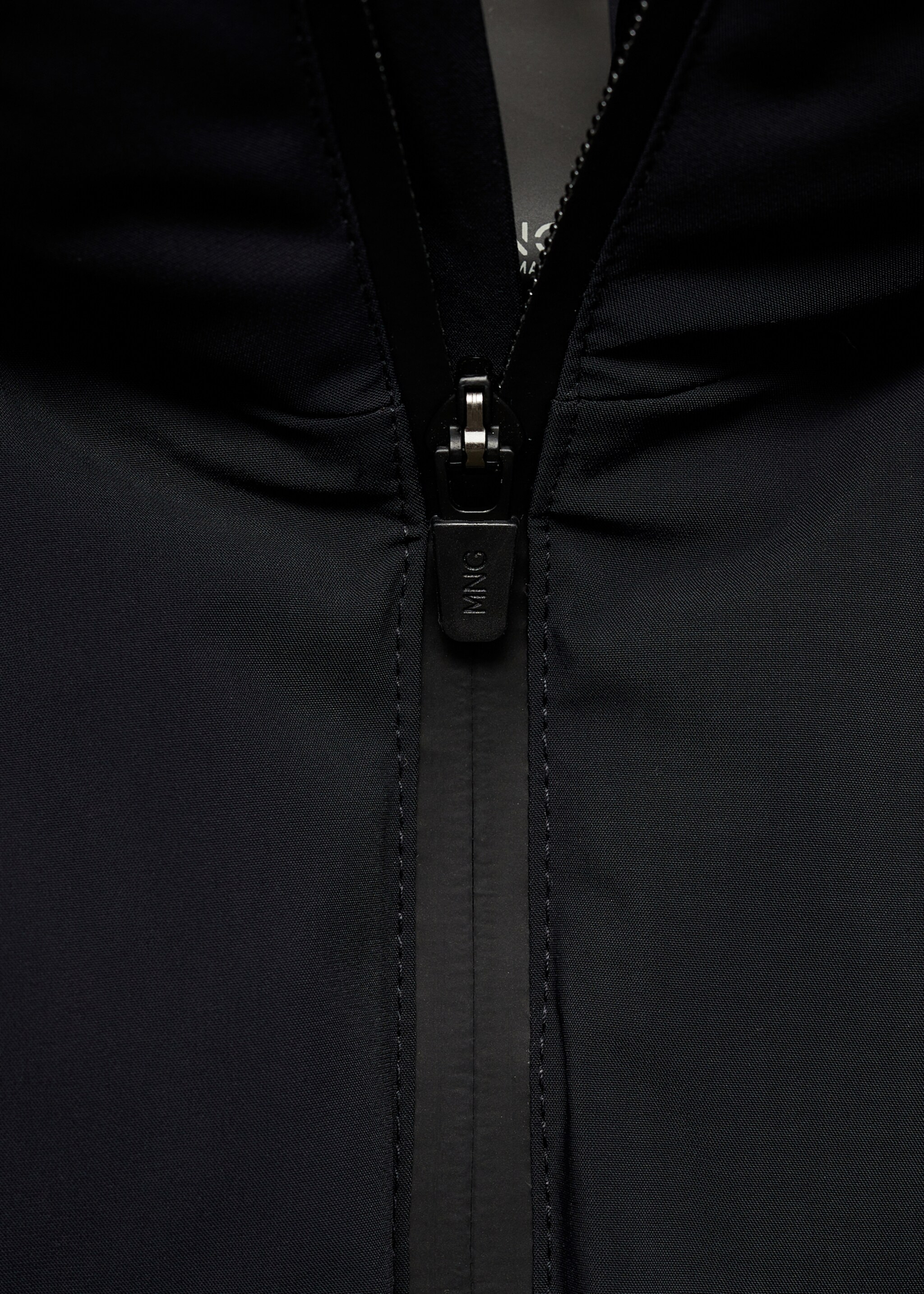 Anorak imperméable rembourrage duvet et plumes - Détail de l'article 8, Bleu marine foncé. Ref: 77087911-00.