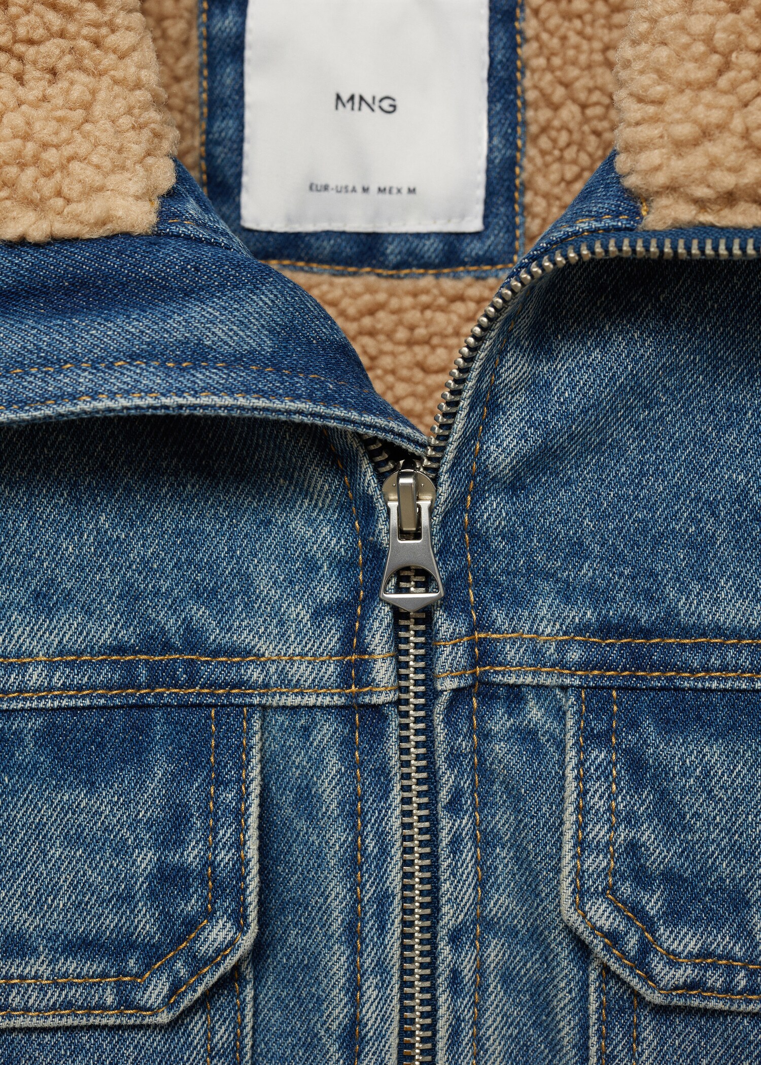 Denim jacket with sheepskin details - Details of the article 8
