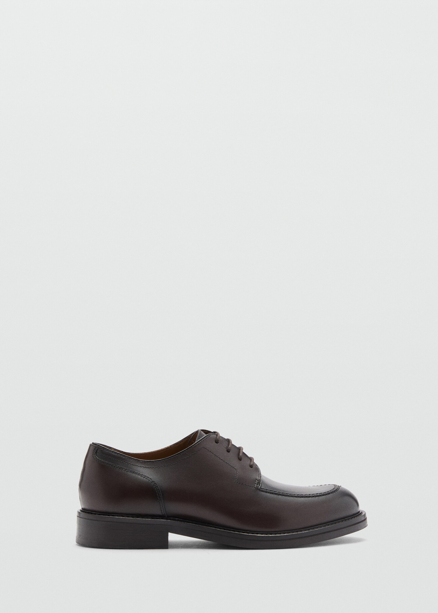 Sapato blucher de pele com cordões - Artigo sem modelo