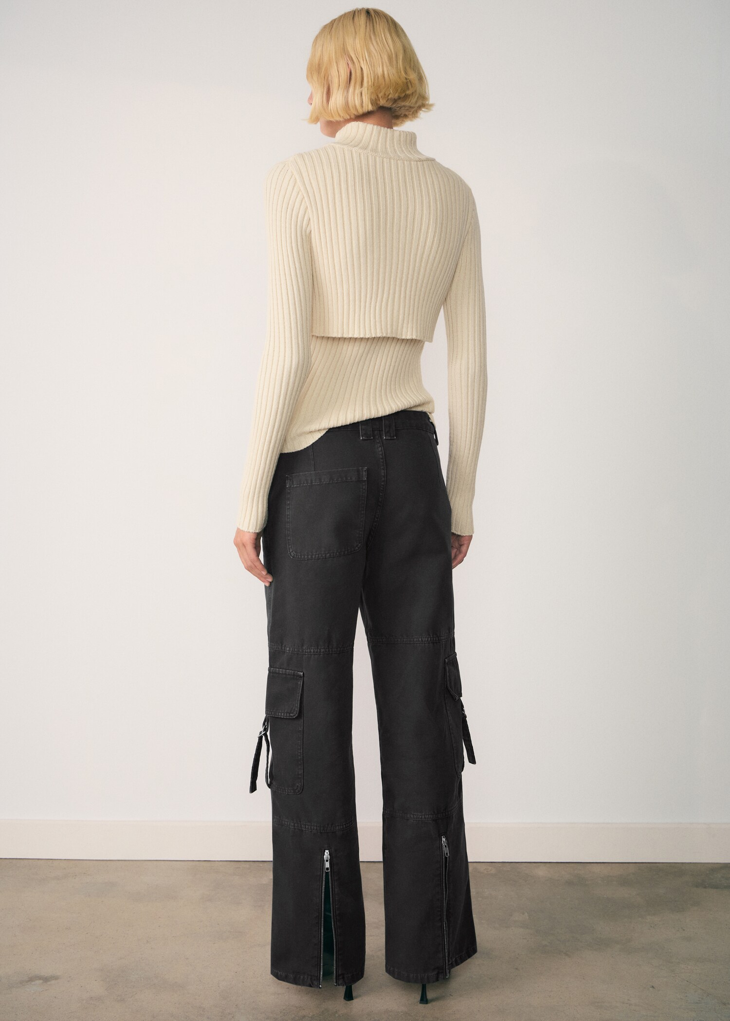 Zipp cargo jeans - Reverse of the article
