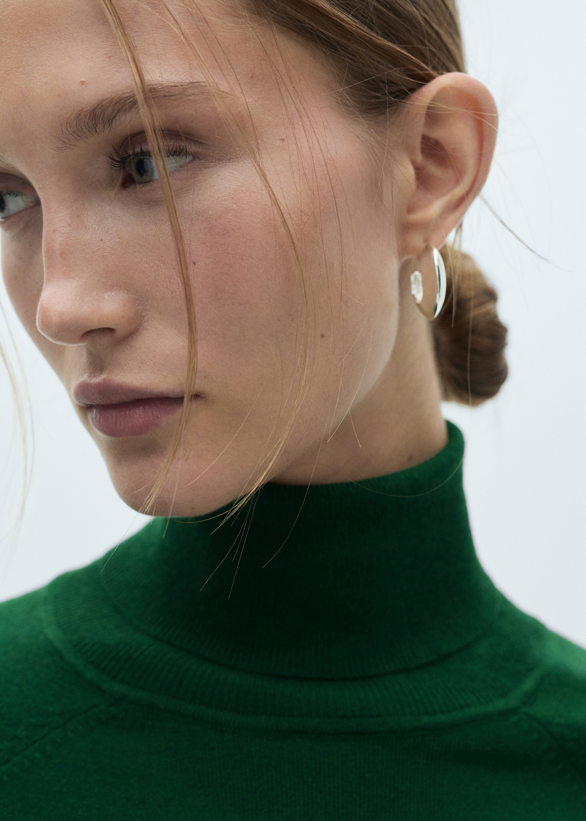 Fine-knit turtleneck sweater - Details of the article 1, Dark Green. Ref: 77088264-00.