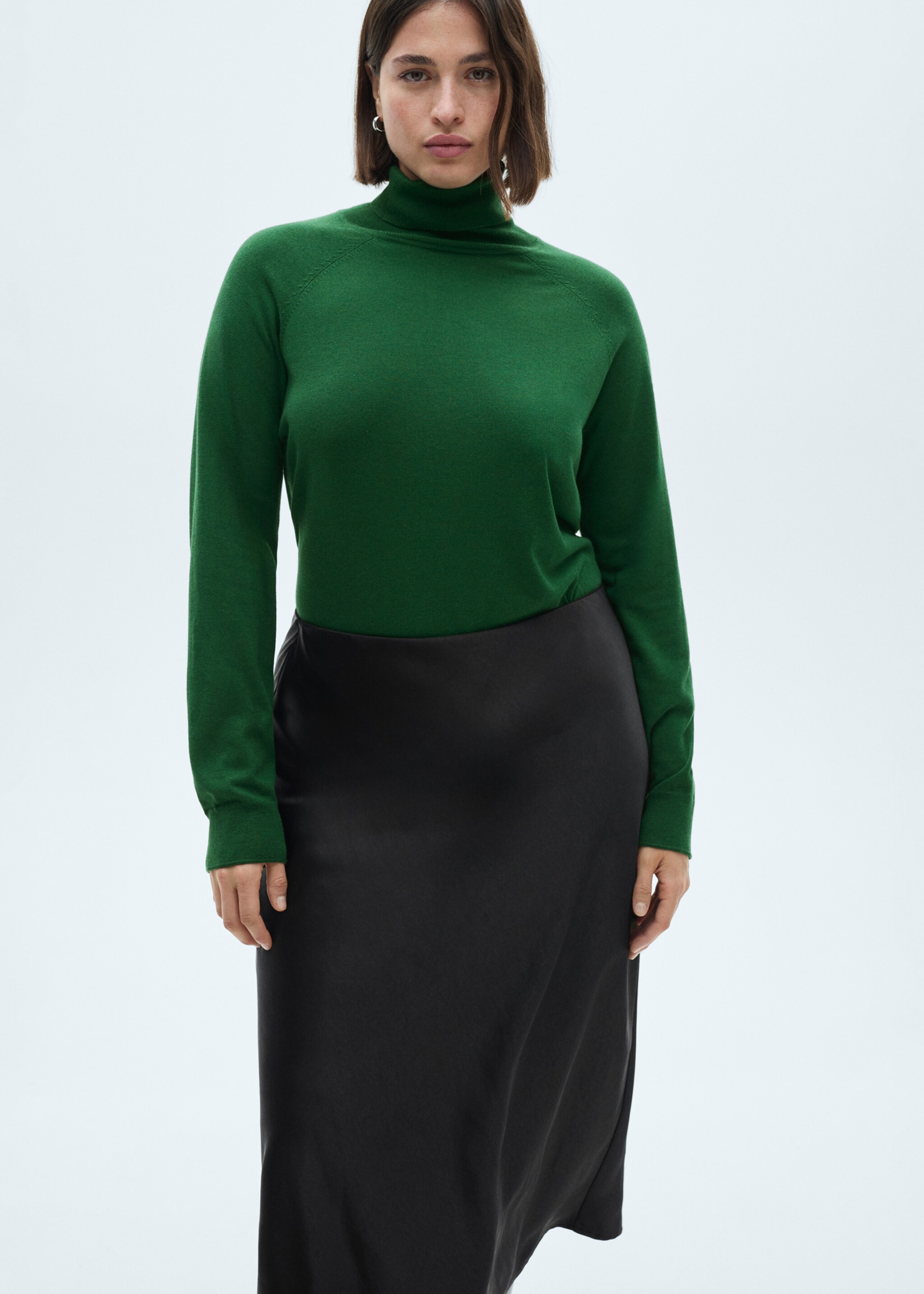 Fine-knit turtleneck sweater - Details of the article 5, Dark Green. Ref: 77088264-00.