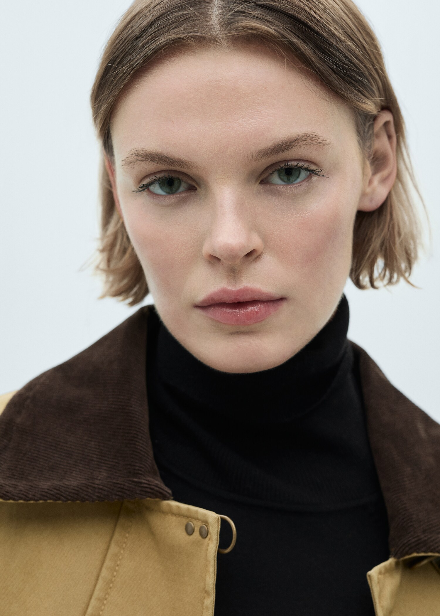 Fine-knit turtleneck sweater - Details of the article 1