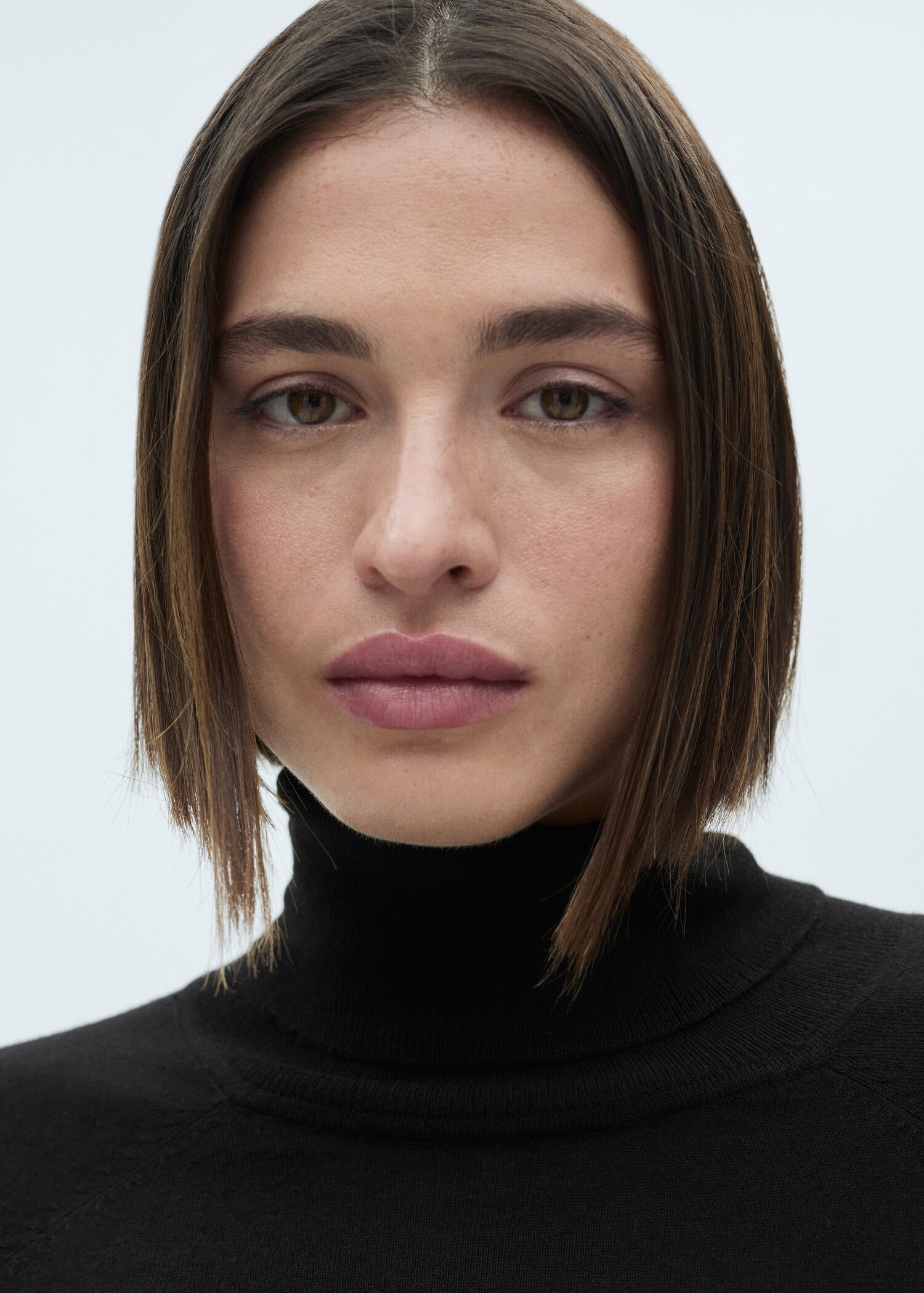 Fine-knit turtleneck sweater - Details of the article 4