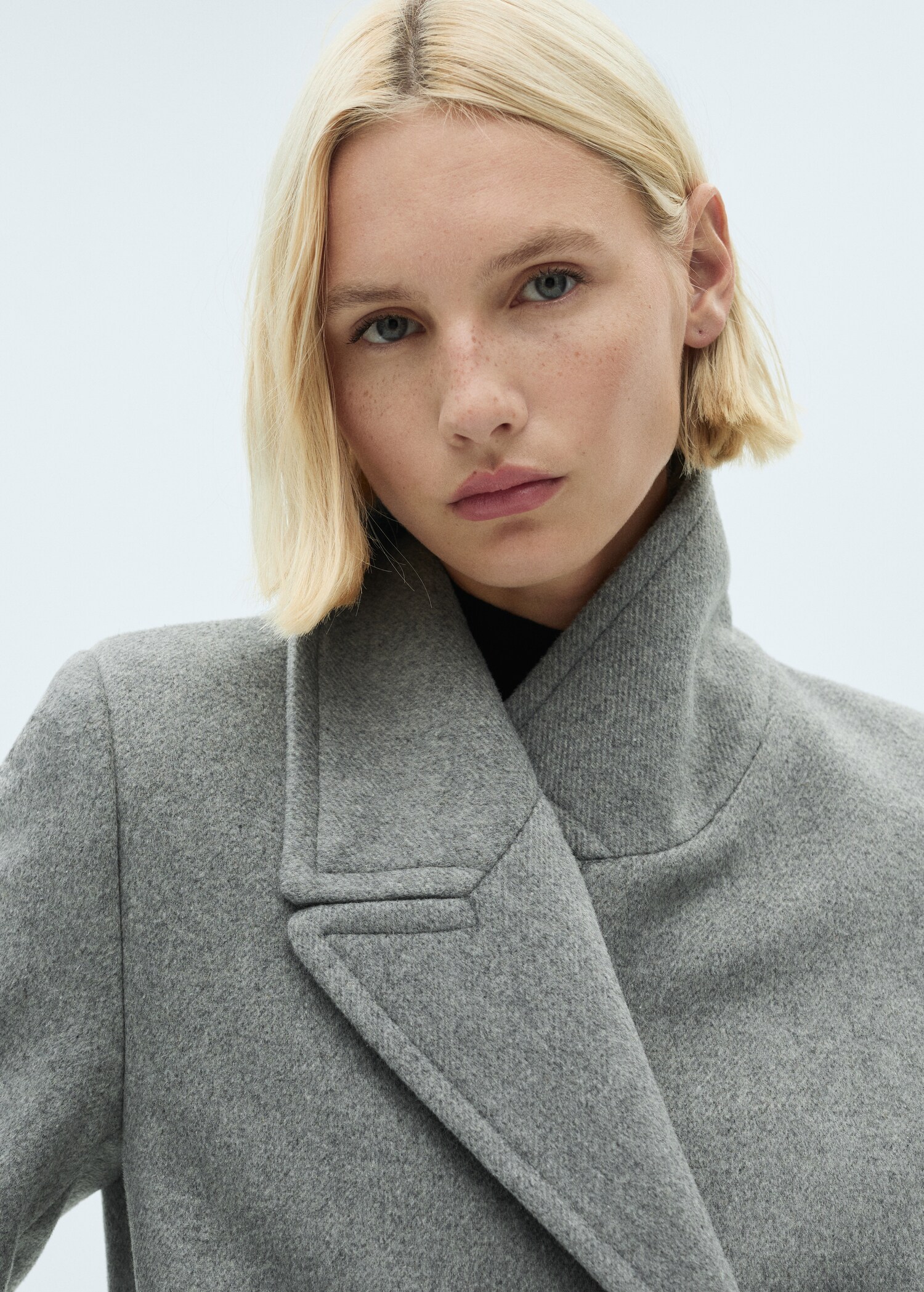 Wool coat with lapels - Details of the article 1