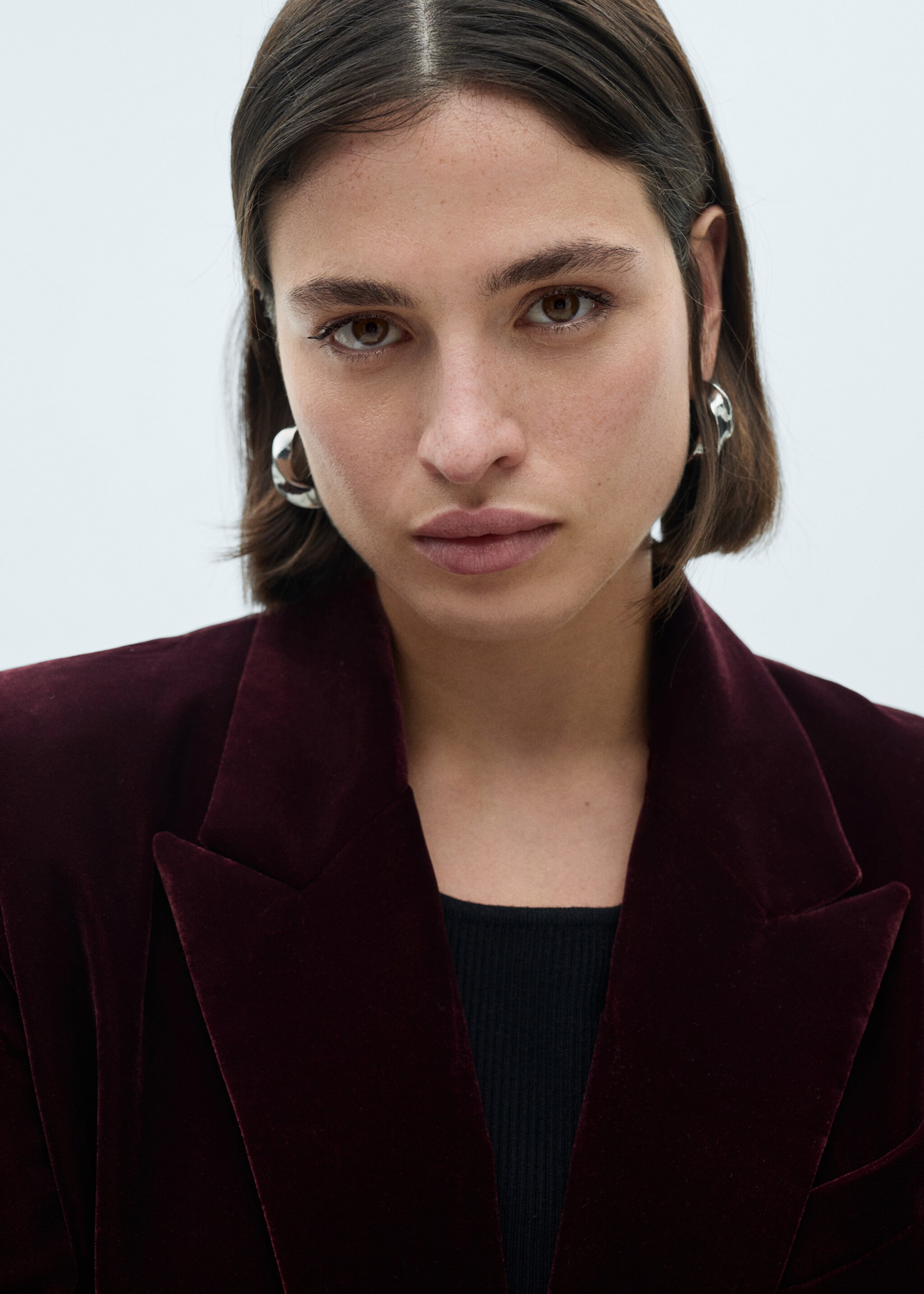 Structured velvet blazer - Details of the article 4, Maroon. Ref: 77088273-00.