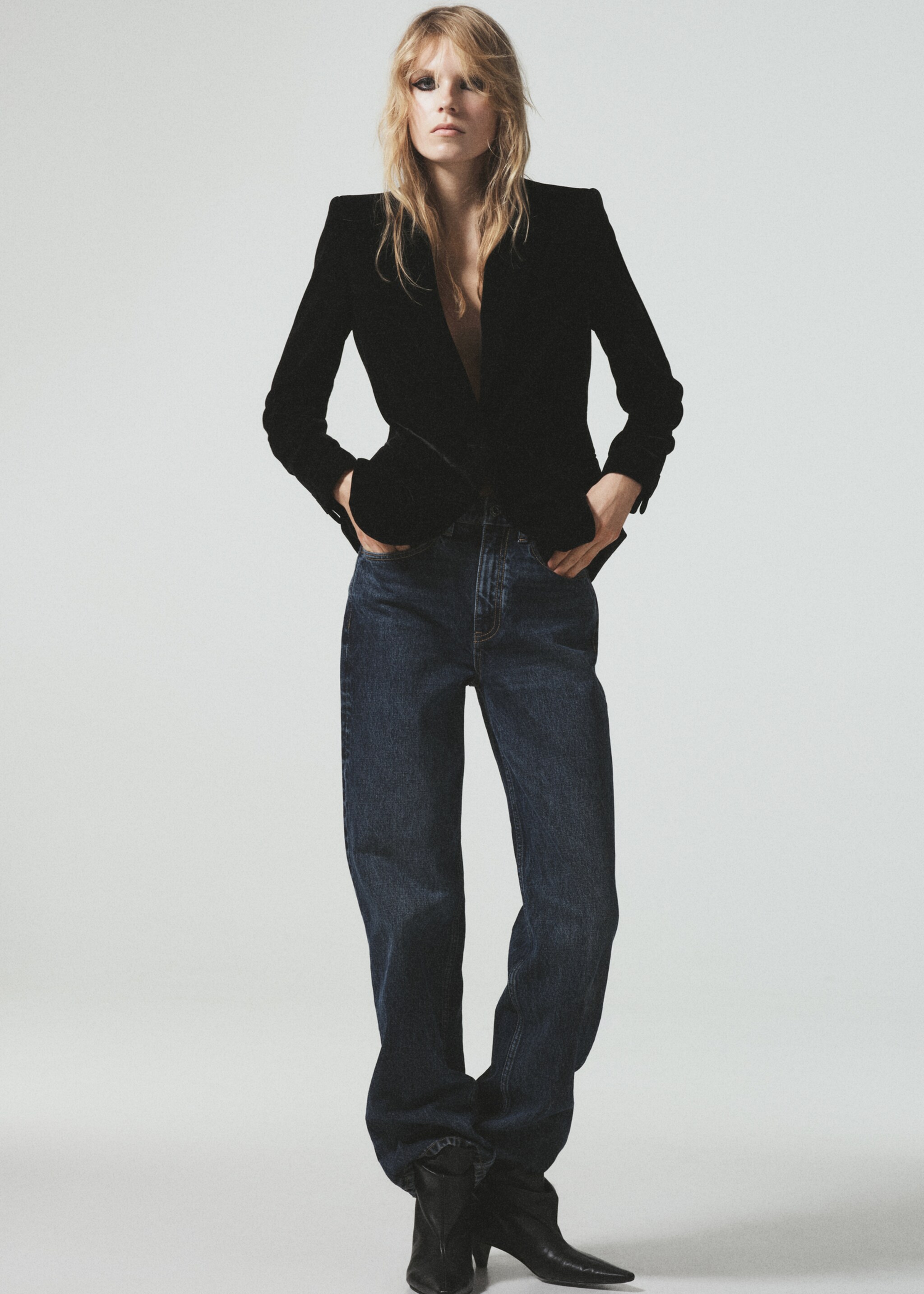 Structured velvet blazer - Details of the article 6, Black. Ref: 77088273-00.