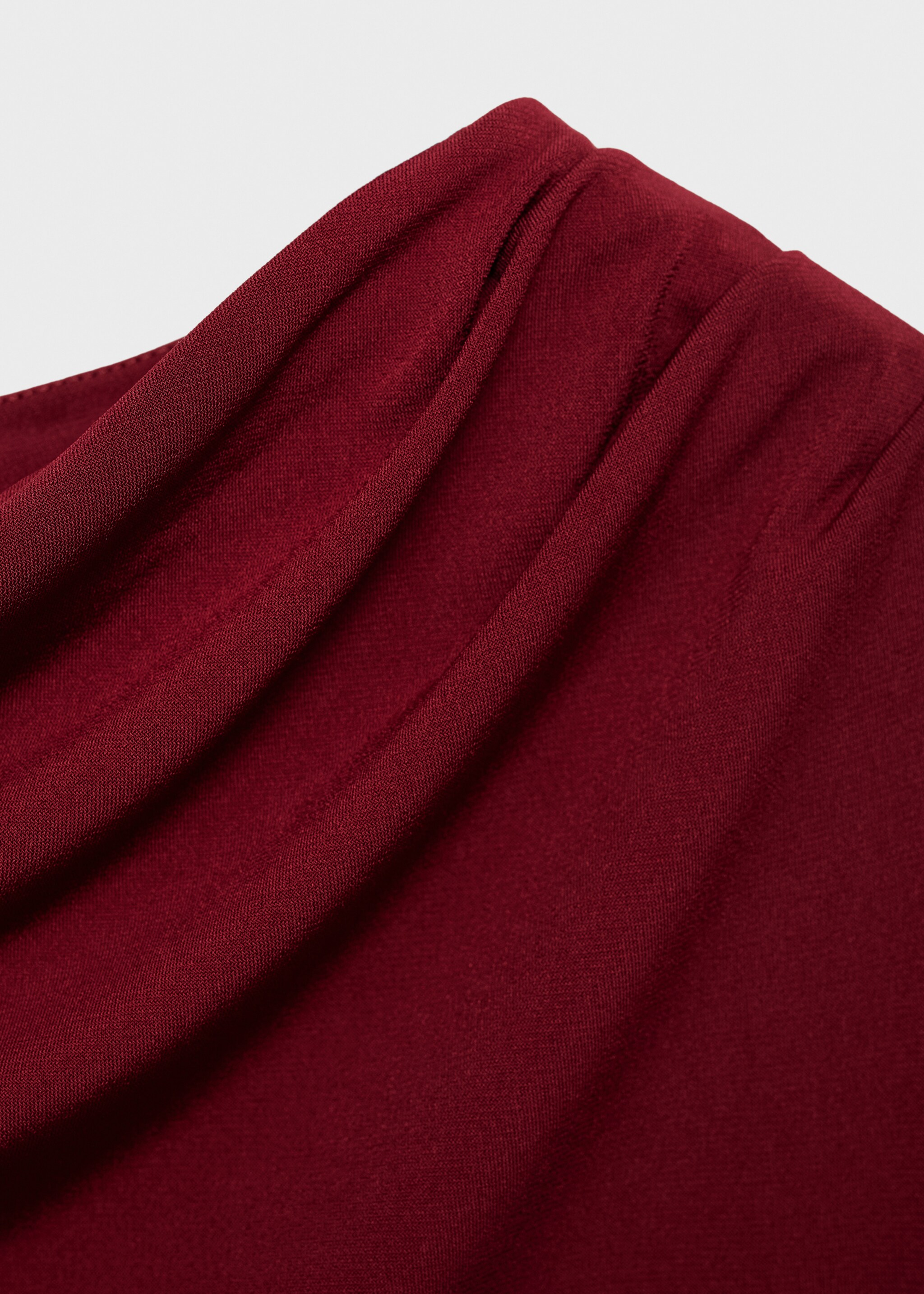 Asymmetrical gathered t-shirt - Details of the article 8, Burgundy. Ref: 77088283-00.