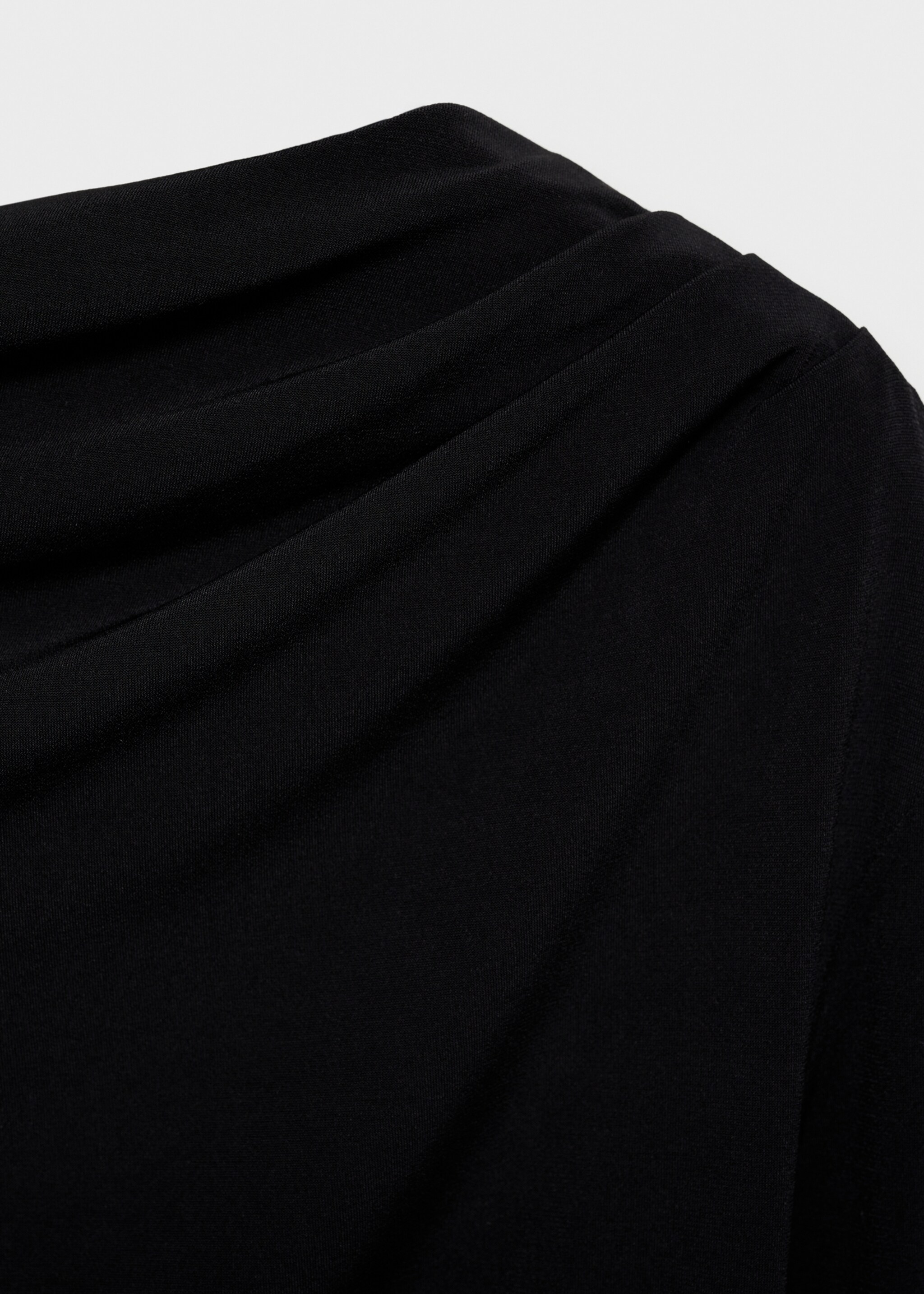 Asymmetrical gathered t-shirt - Details of the article 8, Black. Ref: 77088283-00.