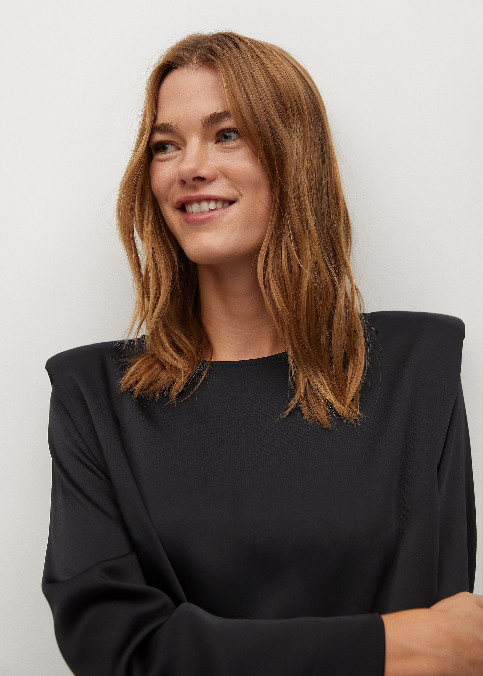 Blouse satinée épaulettes - Détail de l'article 2