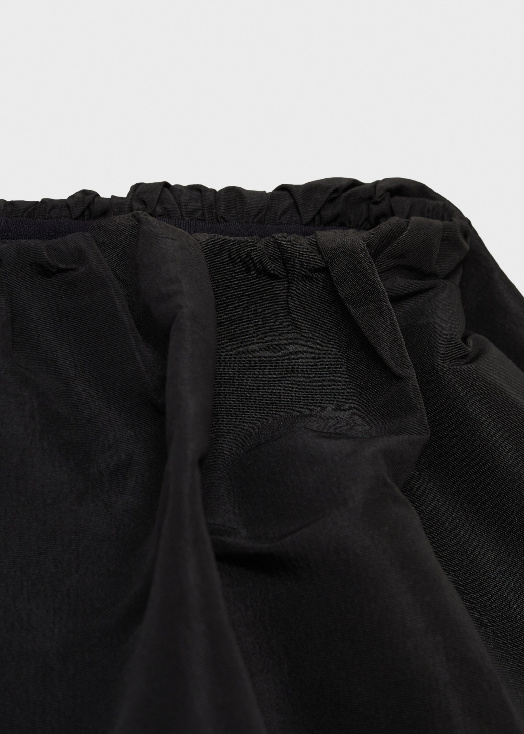 Low-rise balloon mini-skirt - Details of the article 0, Black. Ref: 77089060-00.