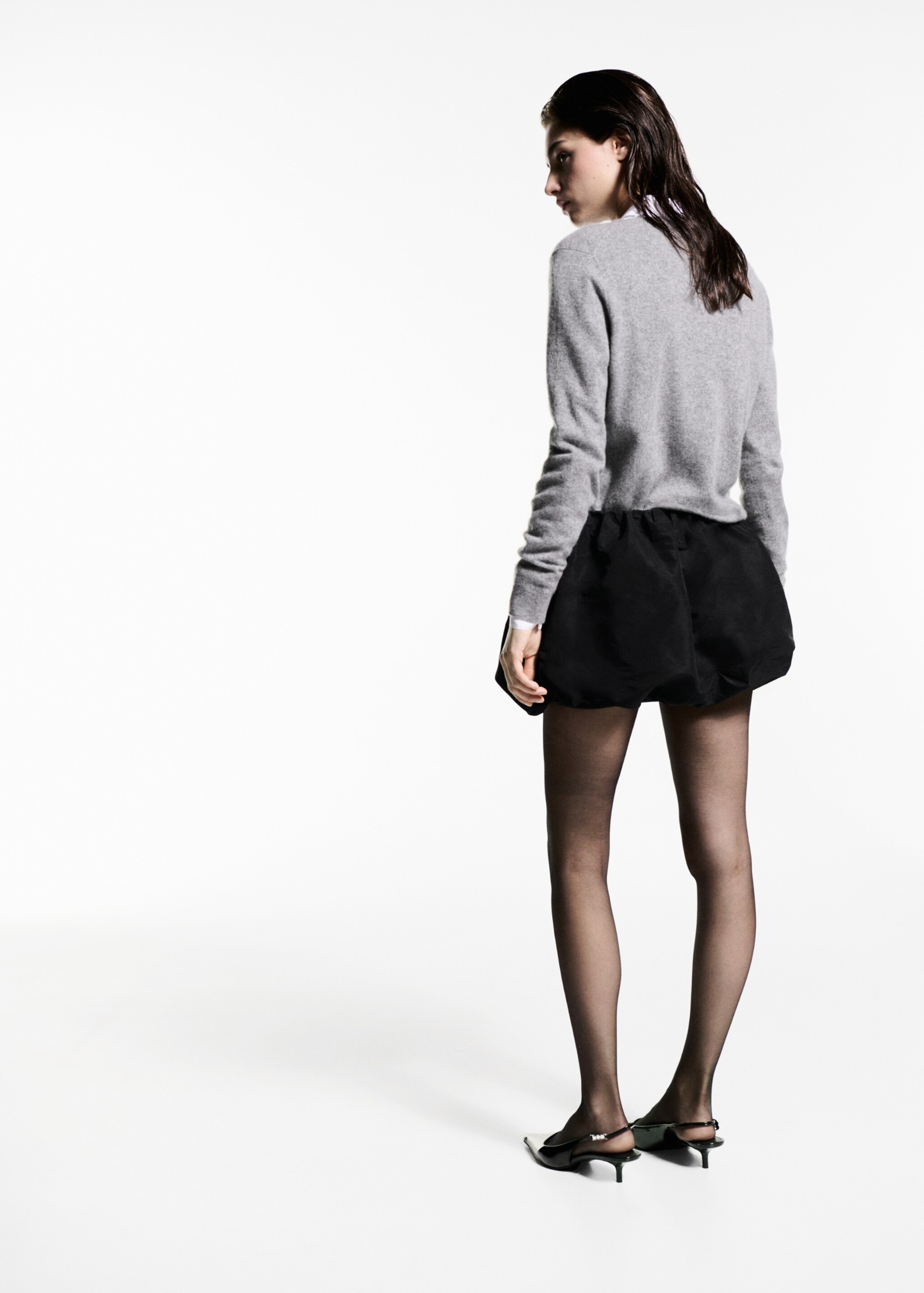 Low-rise balloon mini-skirt - Reverse of the article, Black. Ref: 77089060-00.