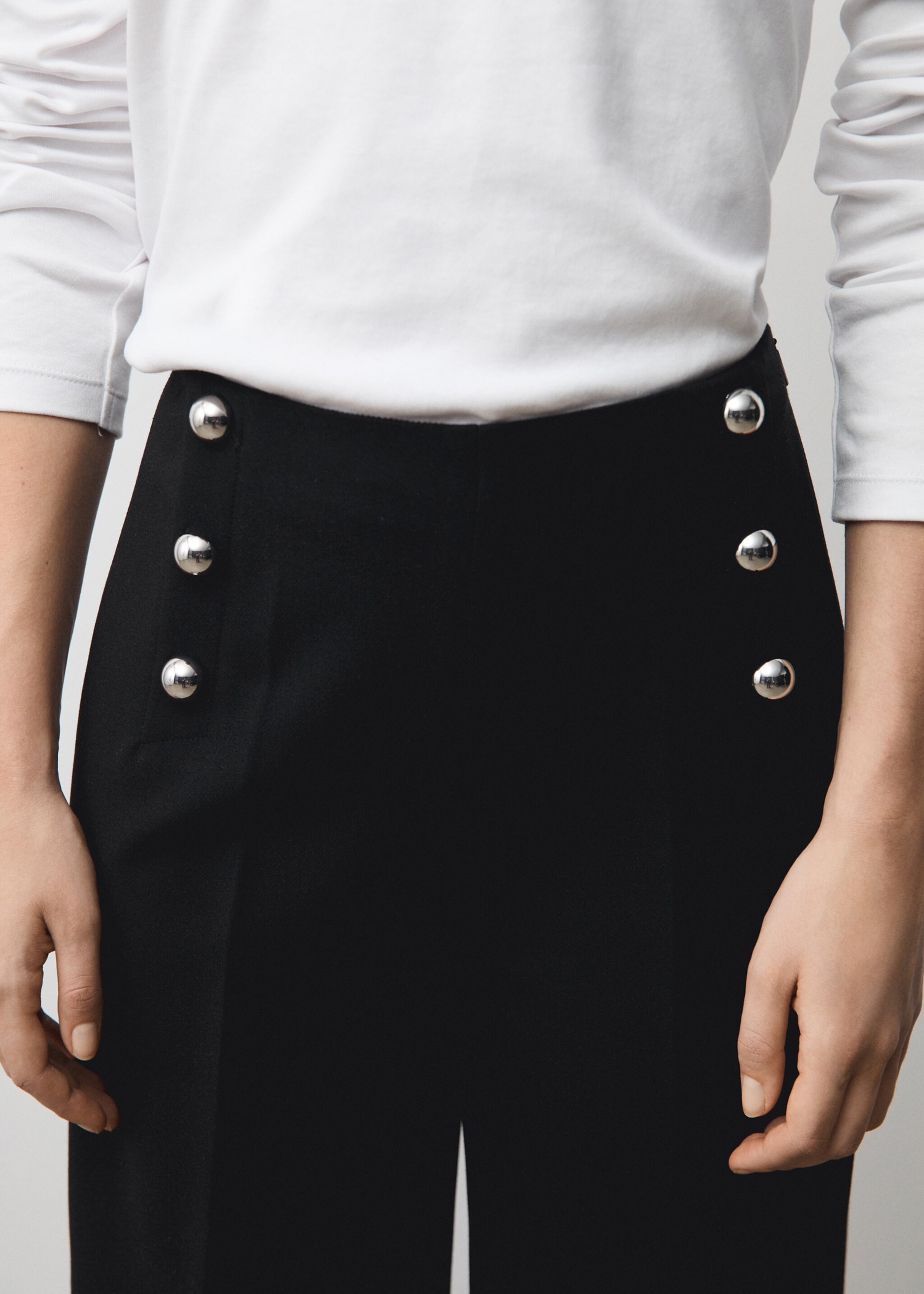 Wideleg-Hose mit Metallic-Details - Detail des Artikels 1, Schwarz. Ref: 77089072-00.