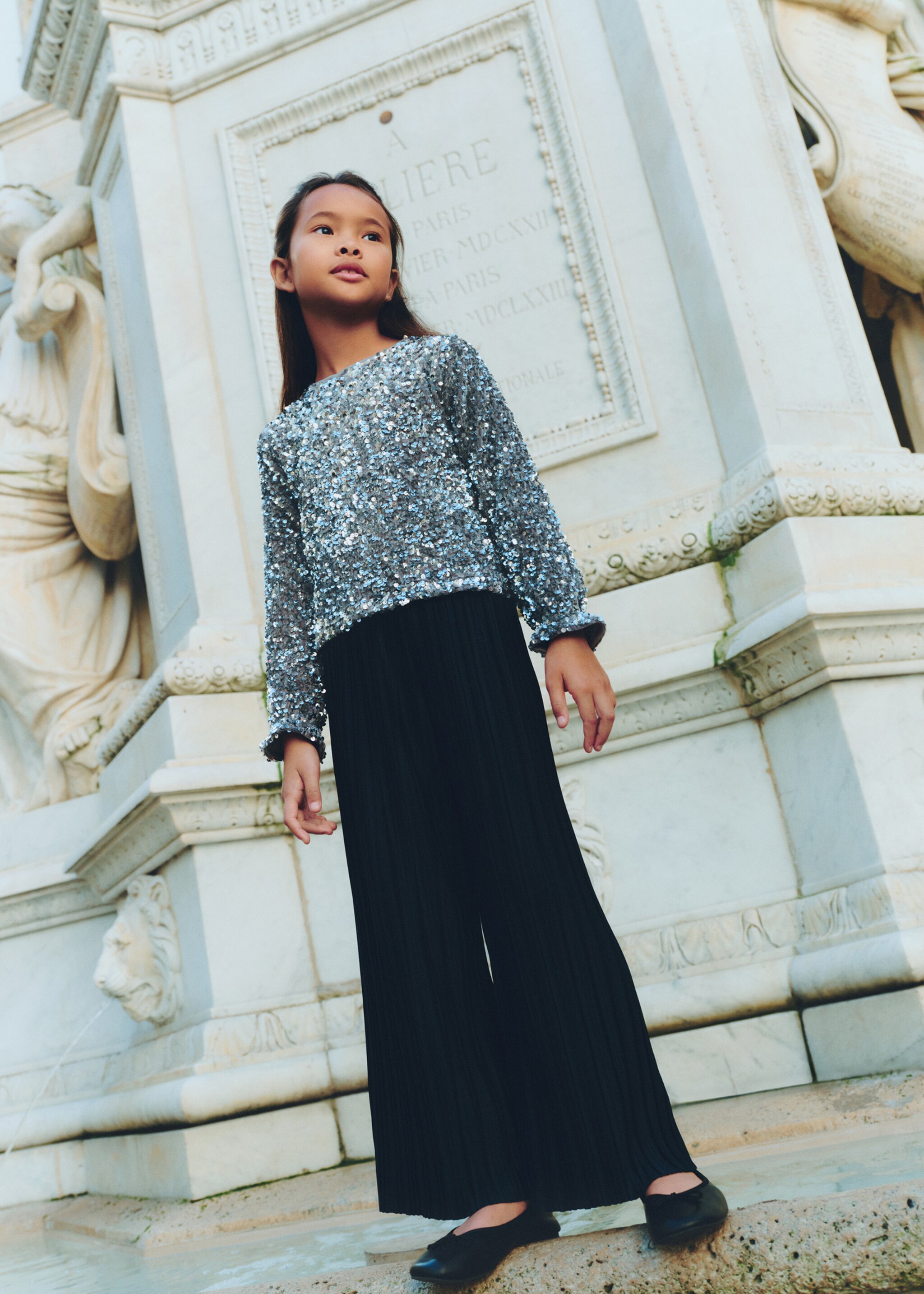 Ribbed culottes trousers - Details of the article 6, Dark Navy. Ref: 77089231-00.