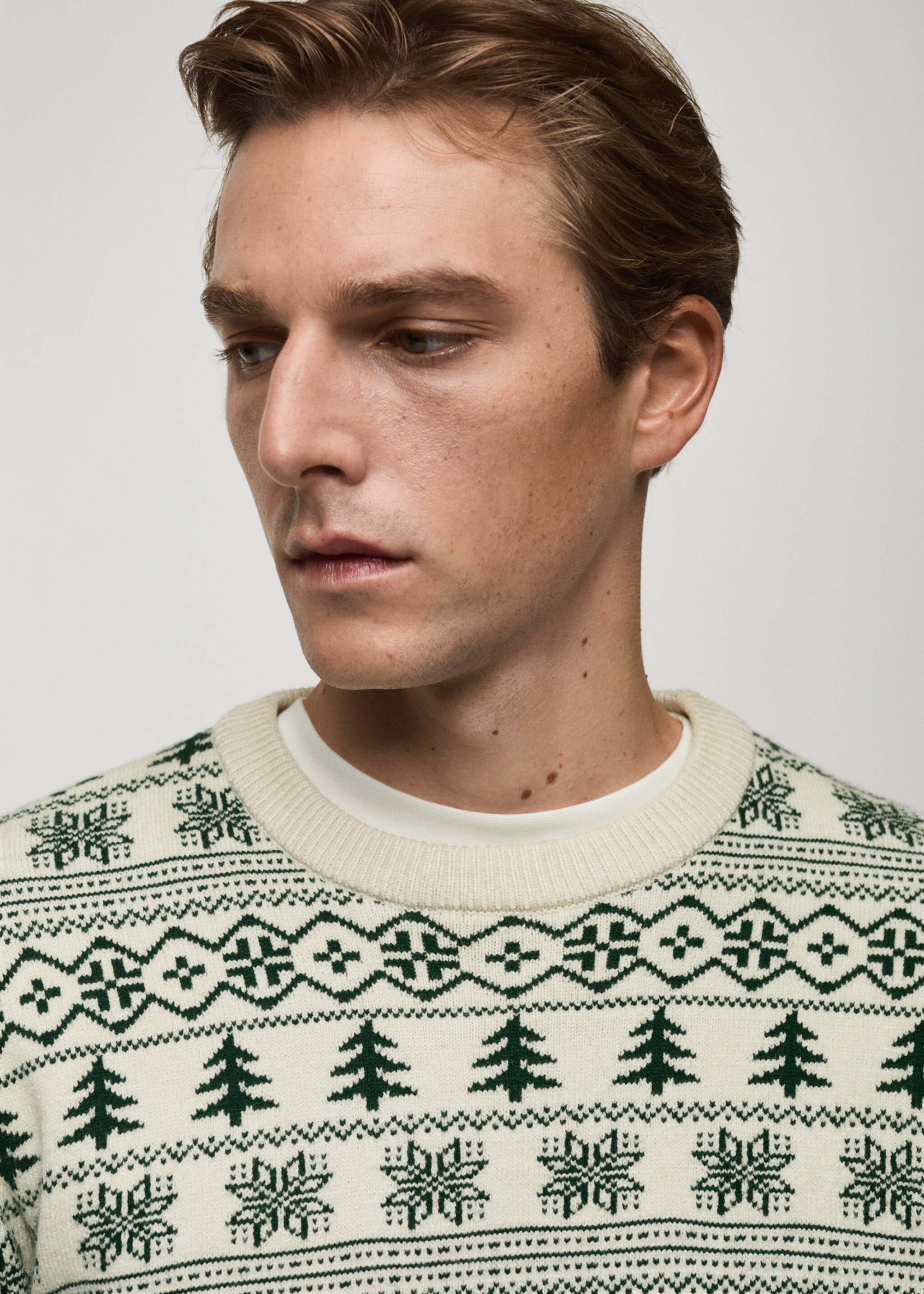 Christmas-print knitted sweater - Details of the article 1, Off White. Ref: 77089233-00.