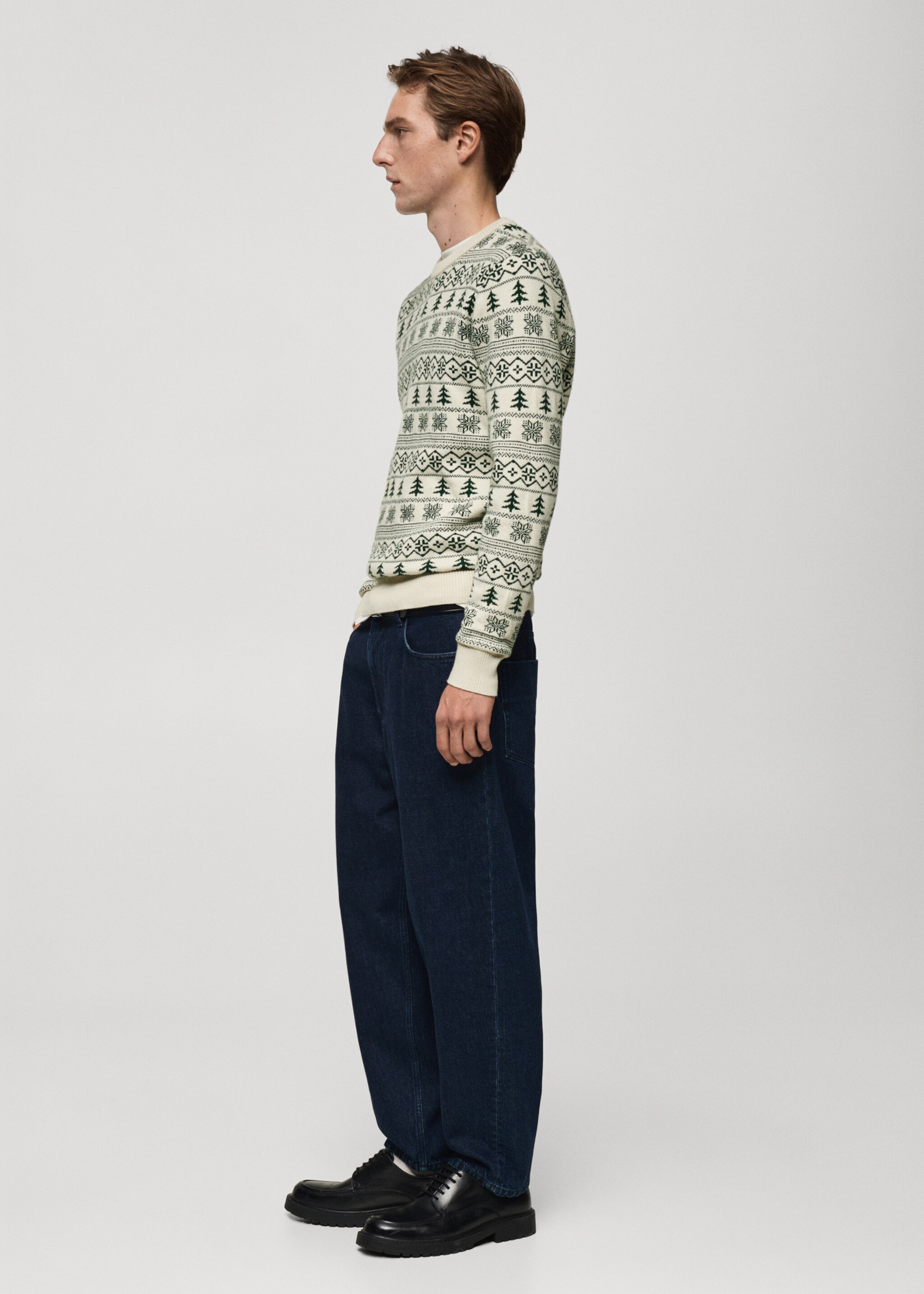 Christmas-print knitted sweater - Details of the article 2, Off White. Ref: 77089233-00.