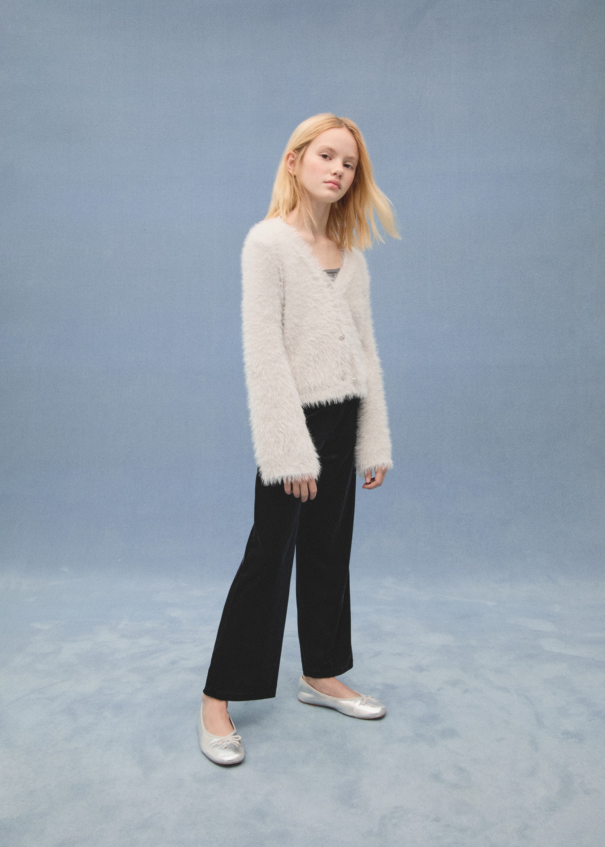 Buttoned fur-effect cardigan - Details of the article 6, Light/Pastel Grey. Ref: 77089239-00.