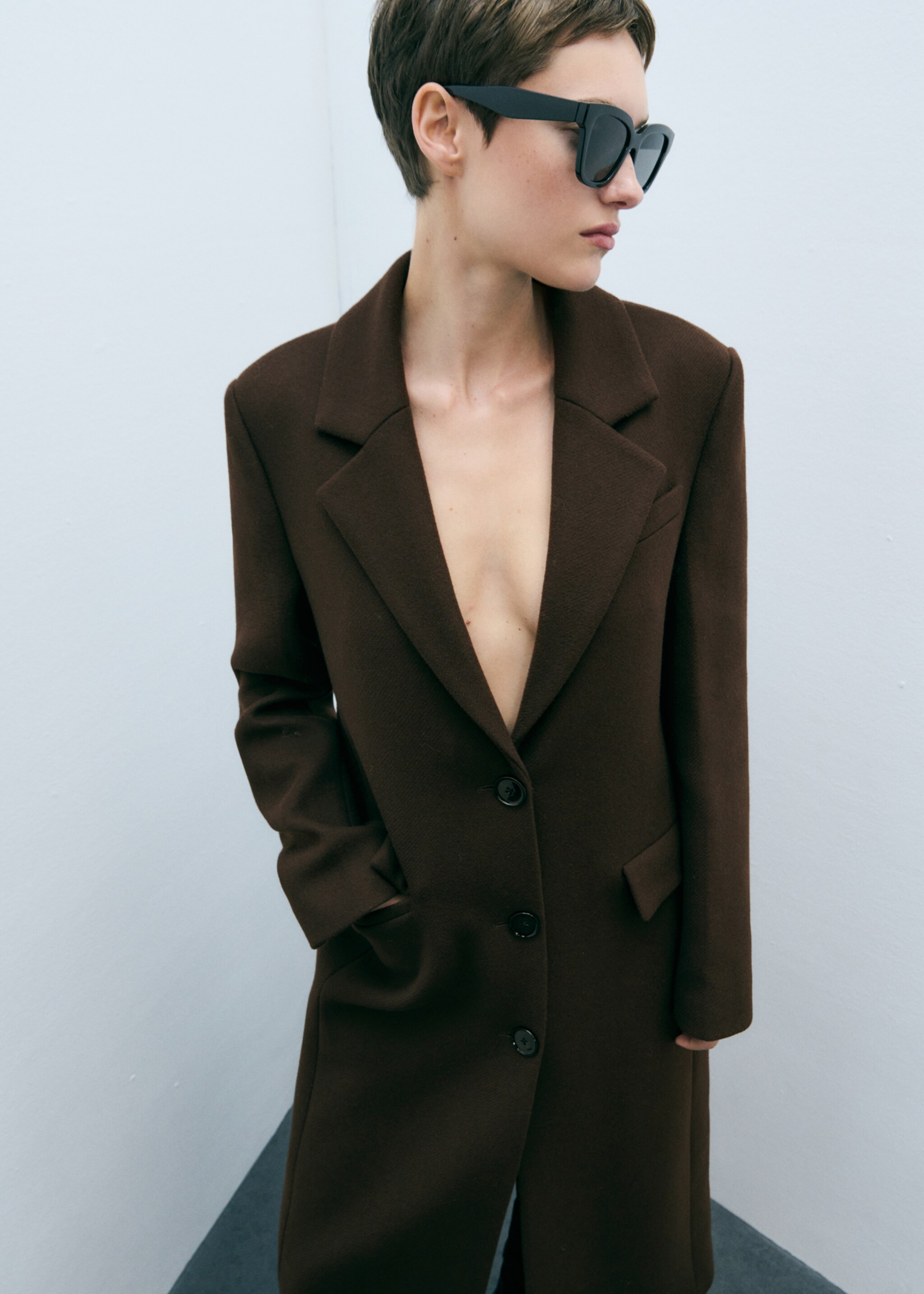 Long structured wool coat - Details of the article 7, Brown. Ref: 77089244-00.