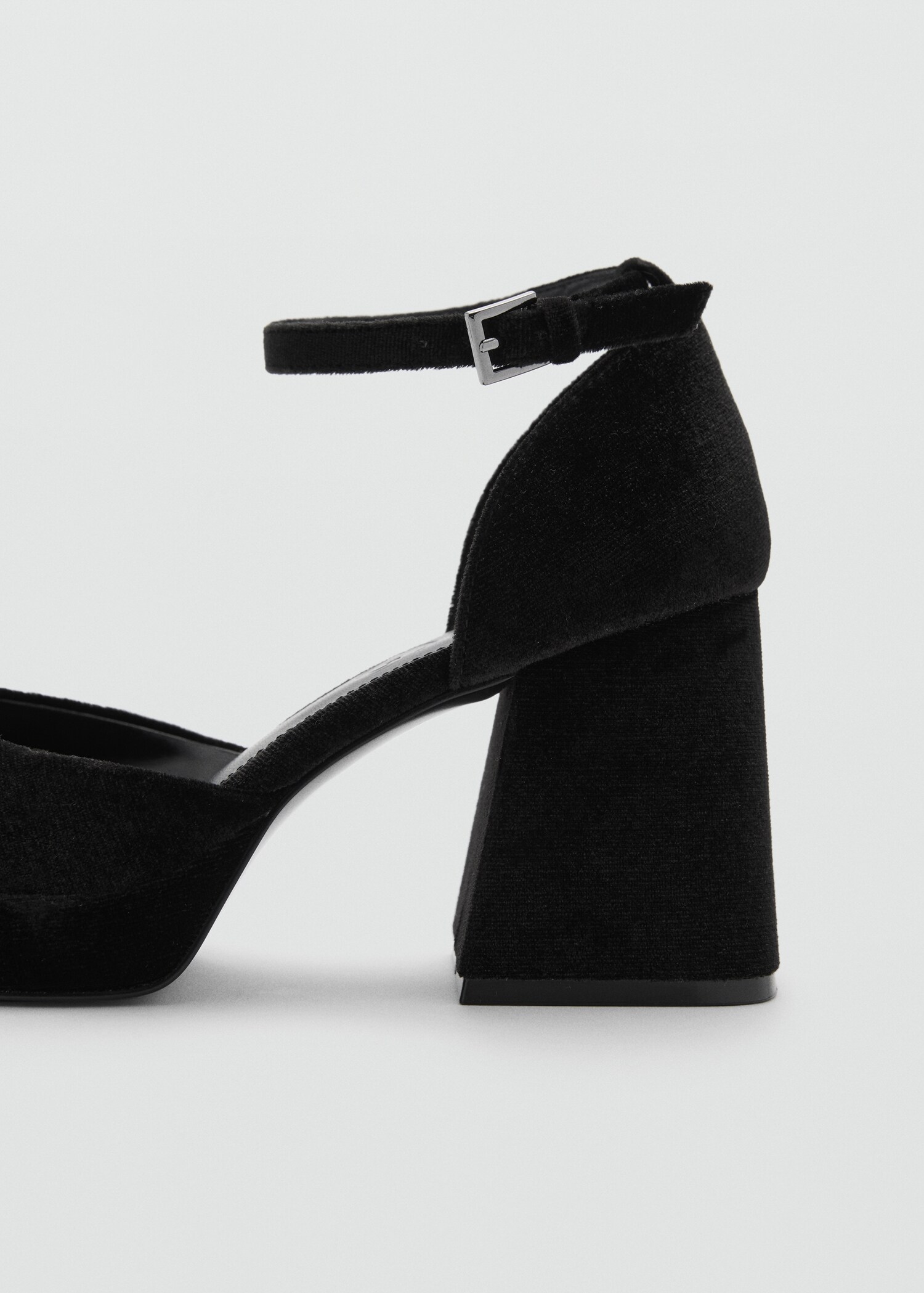 Velvet heeled shoes - Details of the article 1