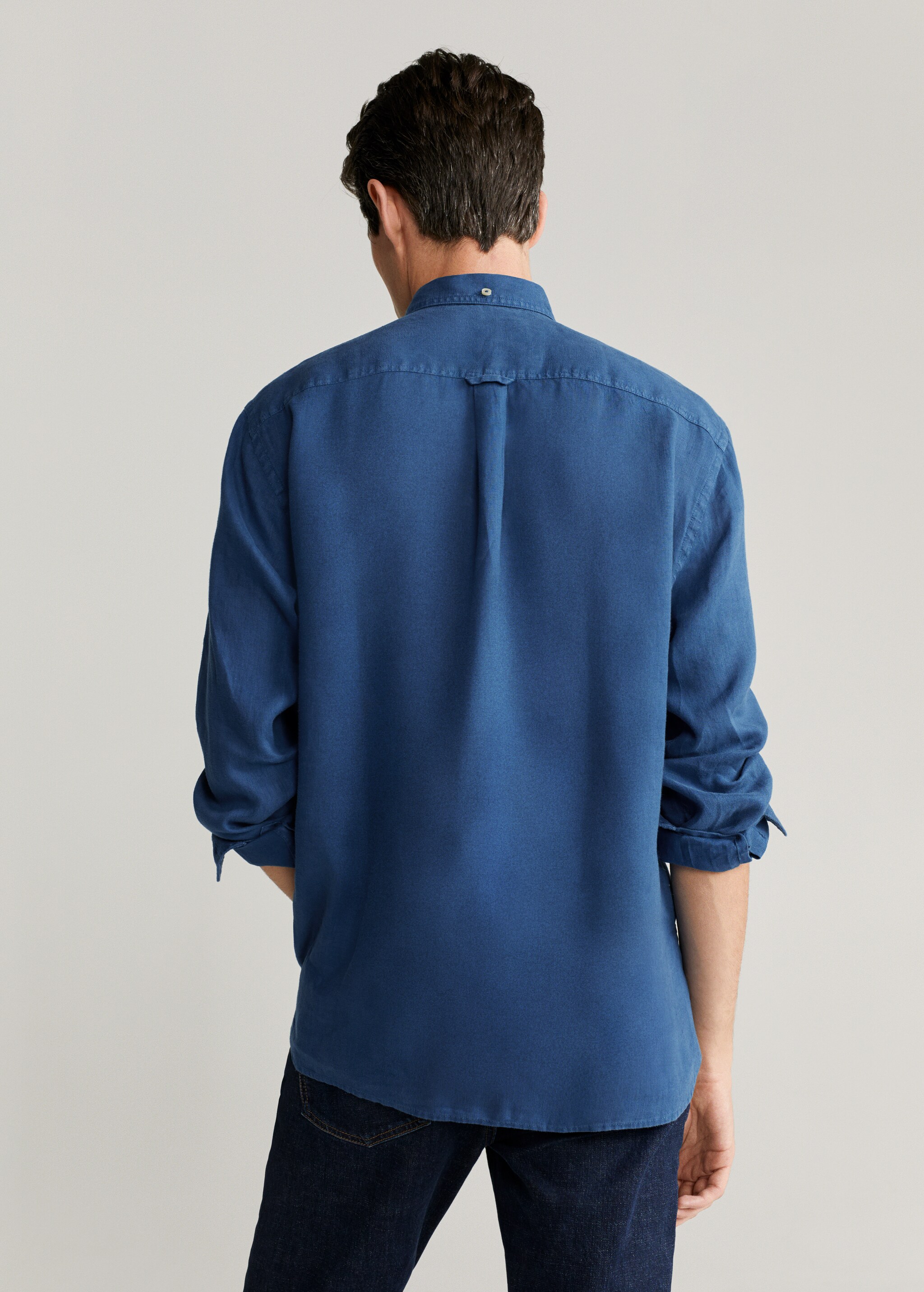 Camisa regular fit 100% lino - Reverso del artículo