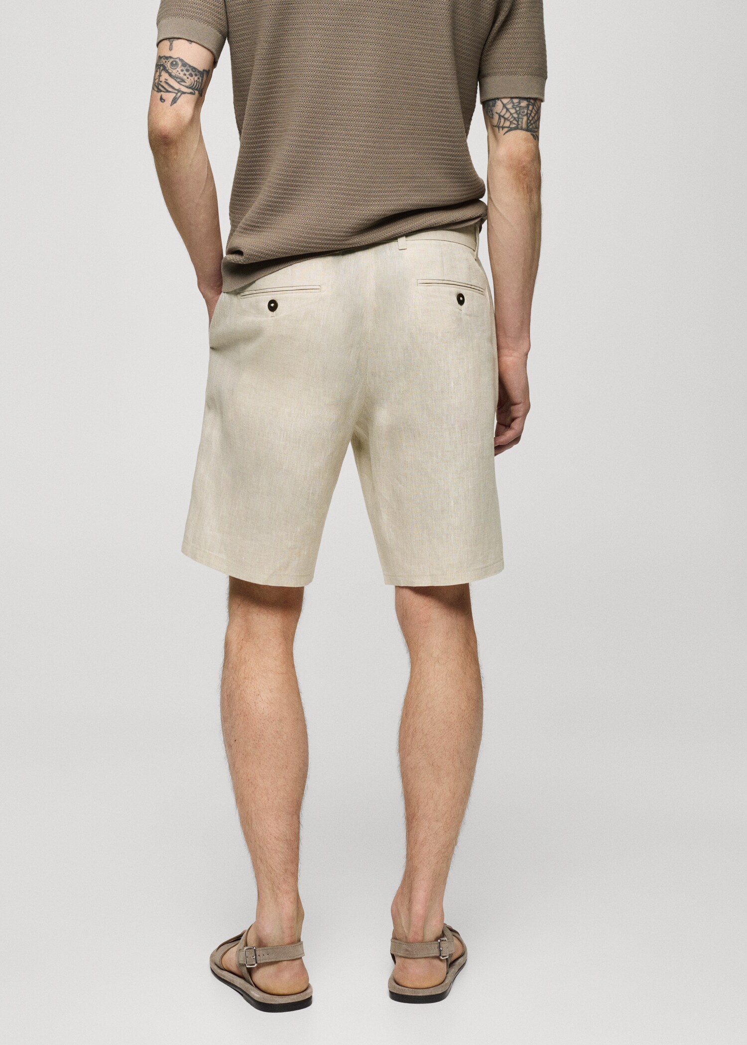 Slim-Fit-Bermudashorts aus 100 % Leinen - Rückseite des Artikels