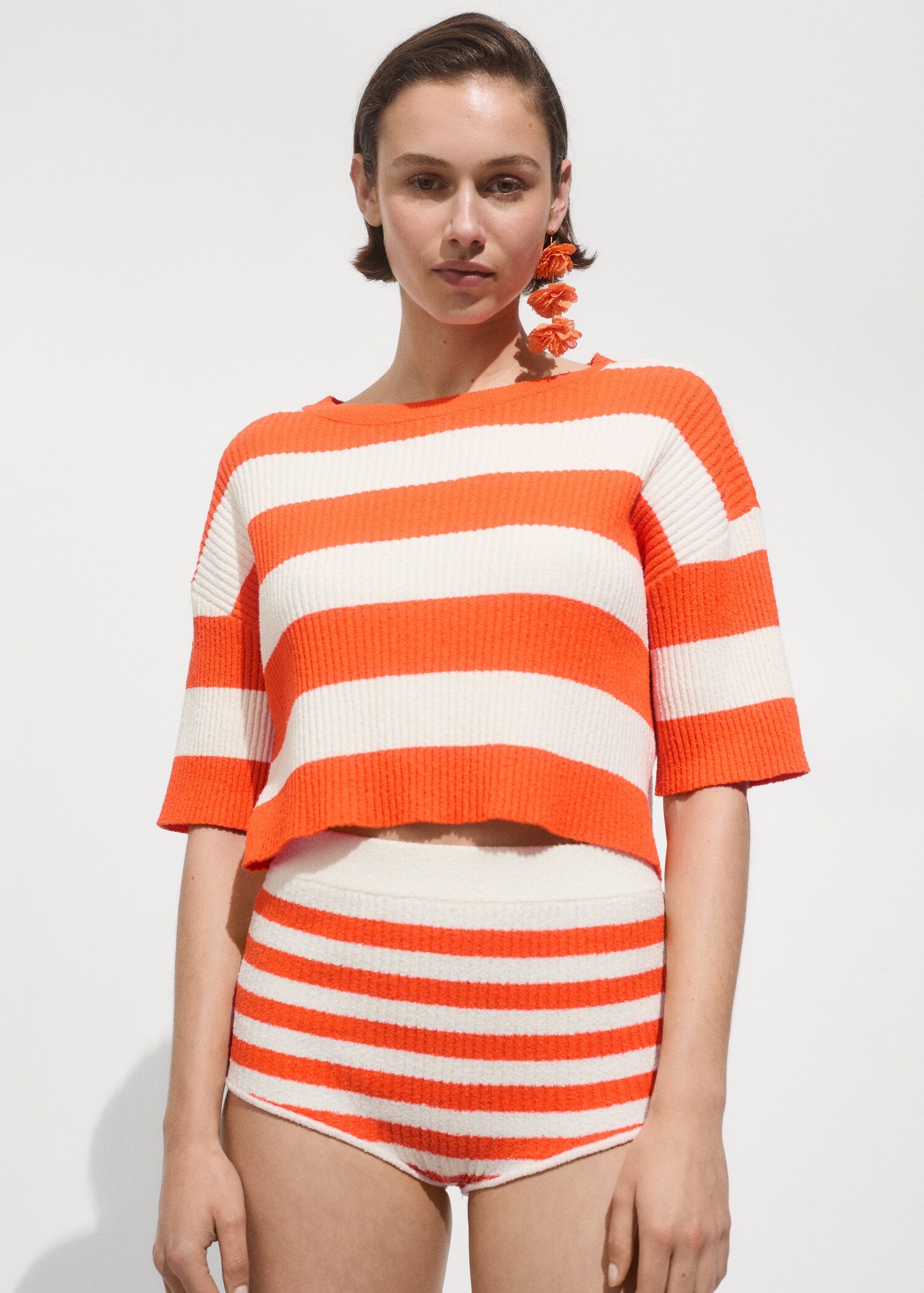 Ribbed knitted shorts with stripes - Details of the article 2