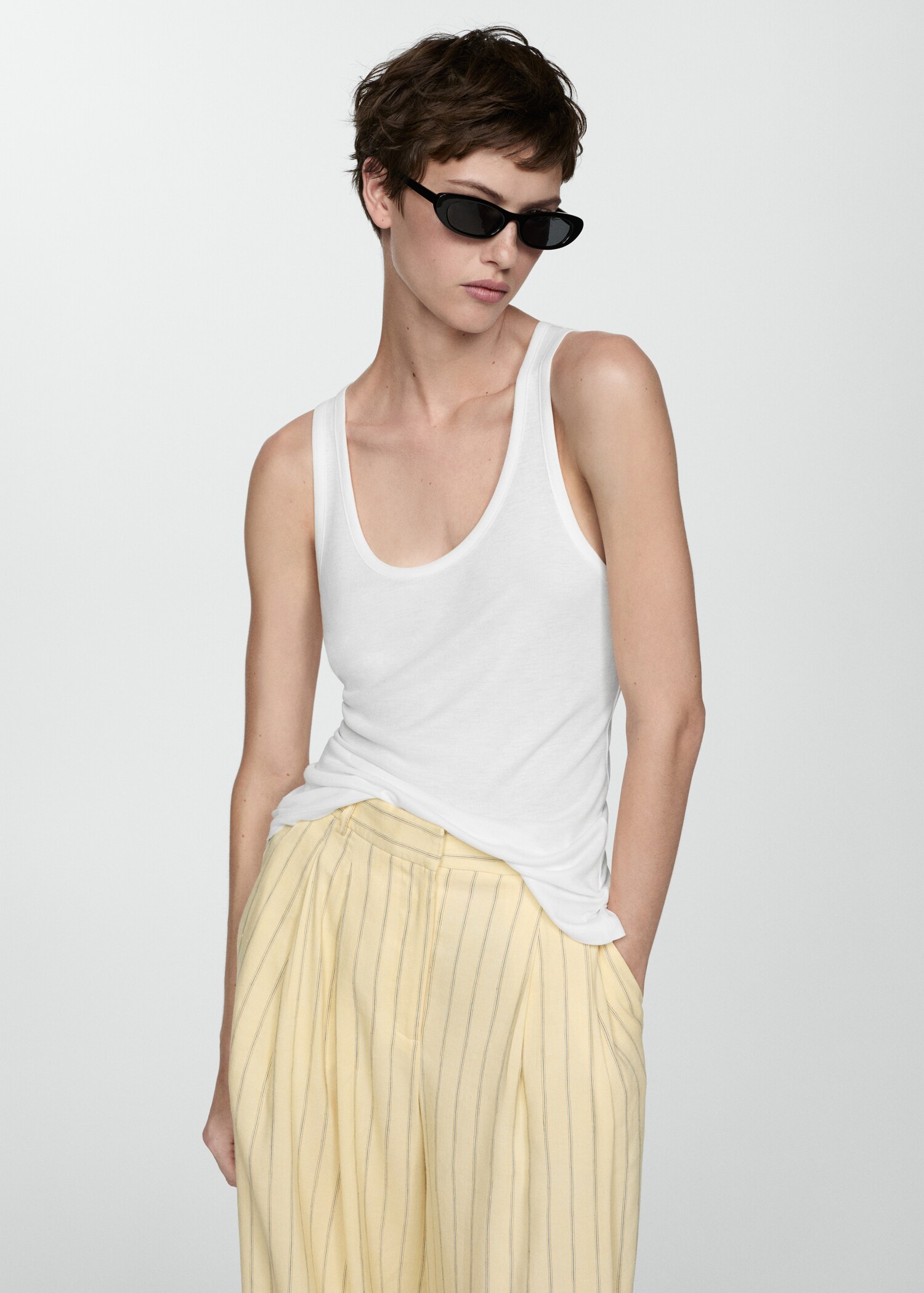 Knit strap top - Medium plane
