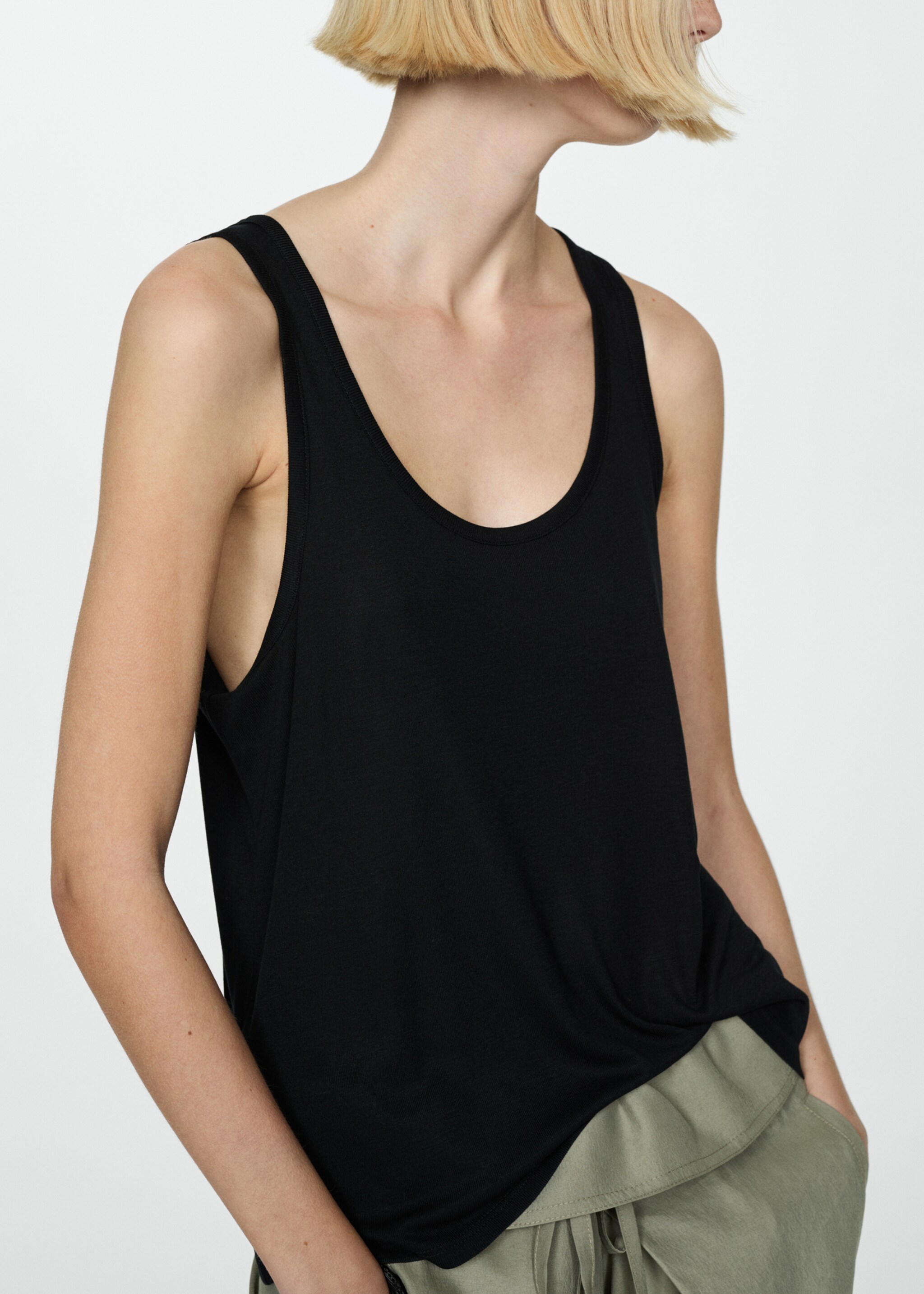 Knit strap top - Details of the article 6, Black. Ref: 77090341-00.
