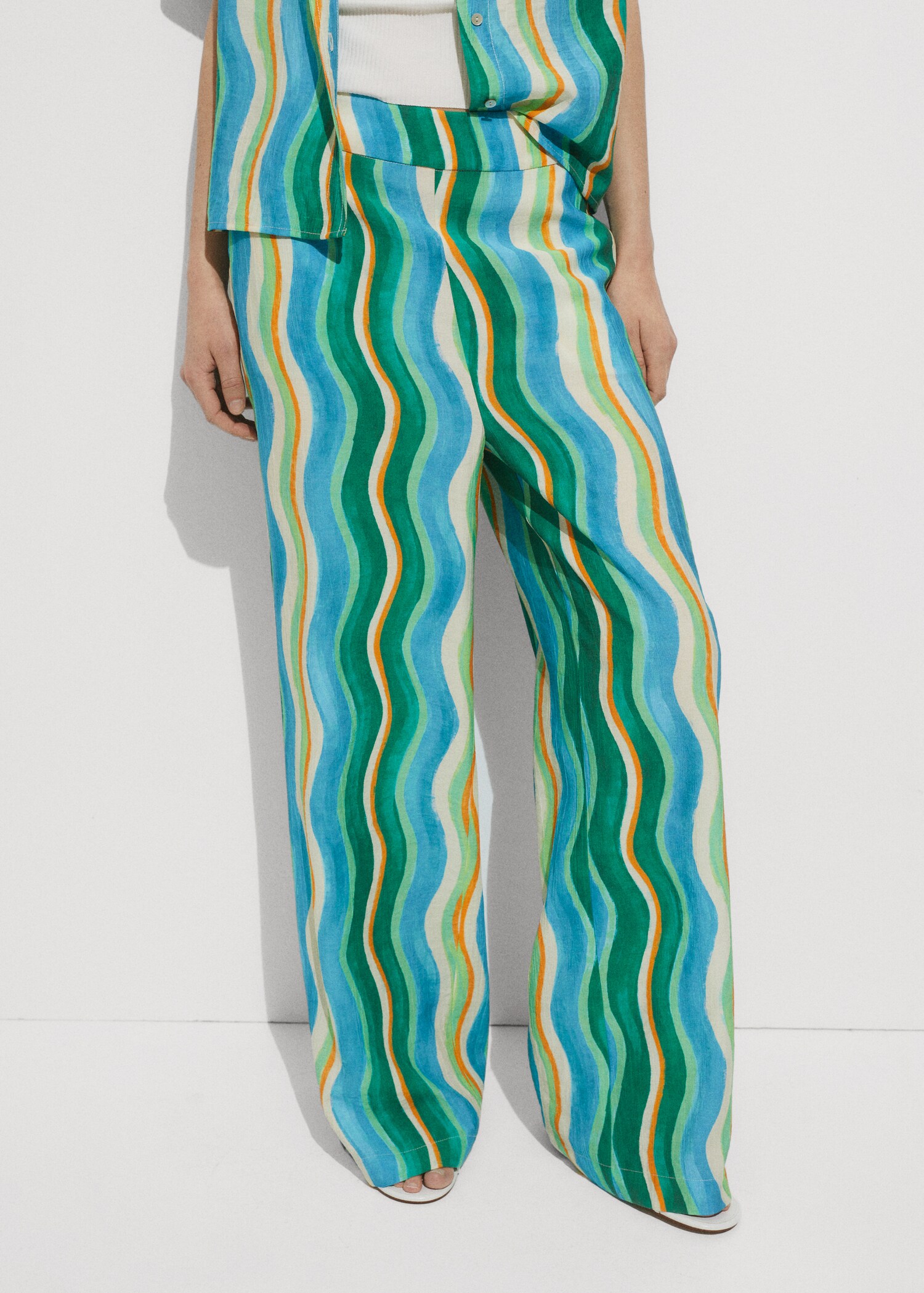 Gemusterte Wideleg-Hose - Mittlere Ansicht