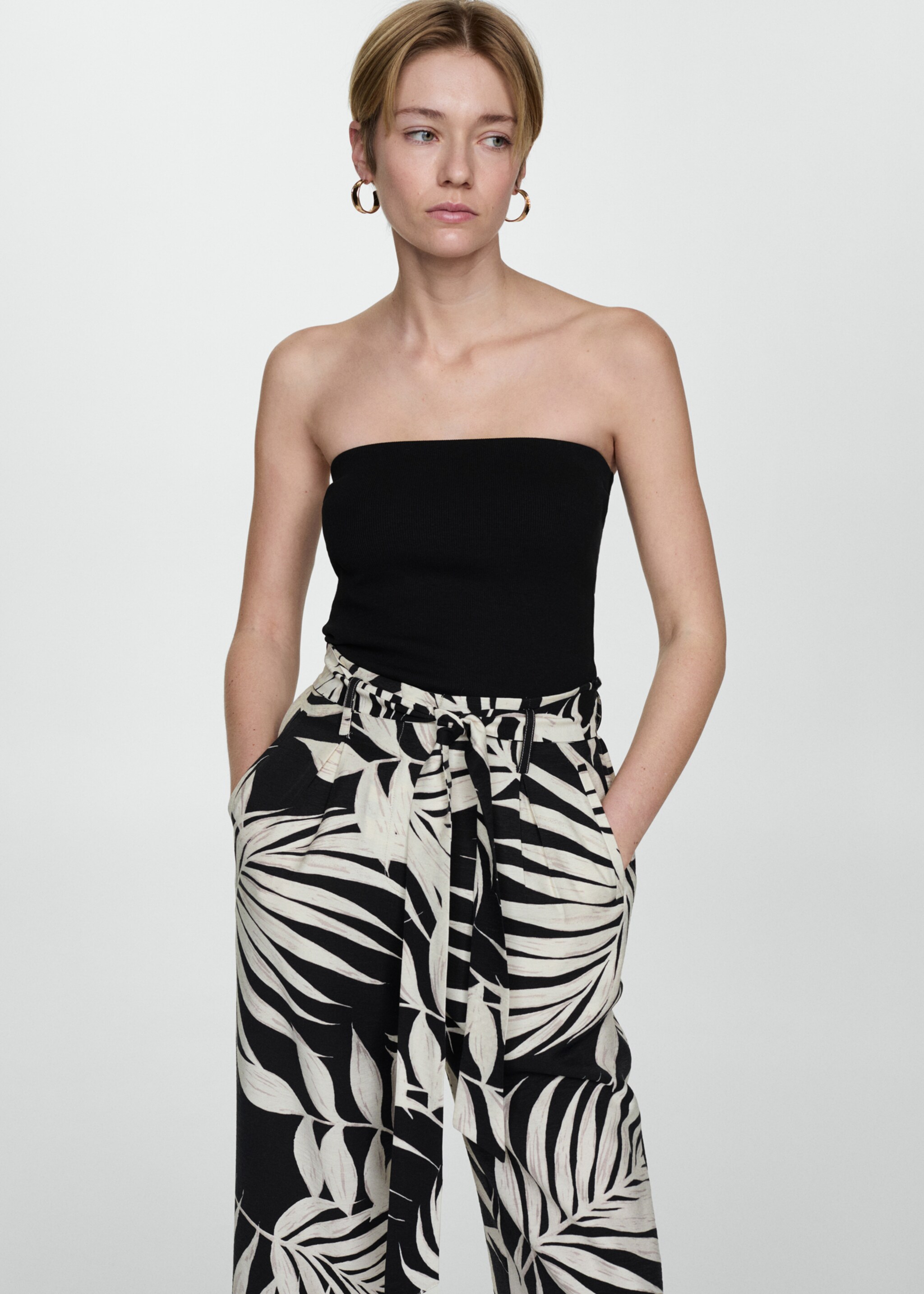 Printed trousers with bow - Details of the article 1