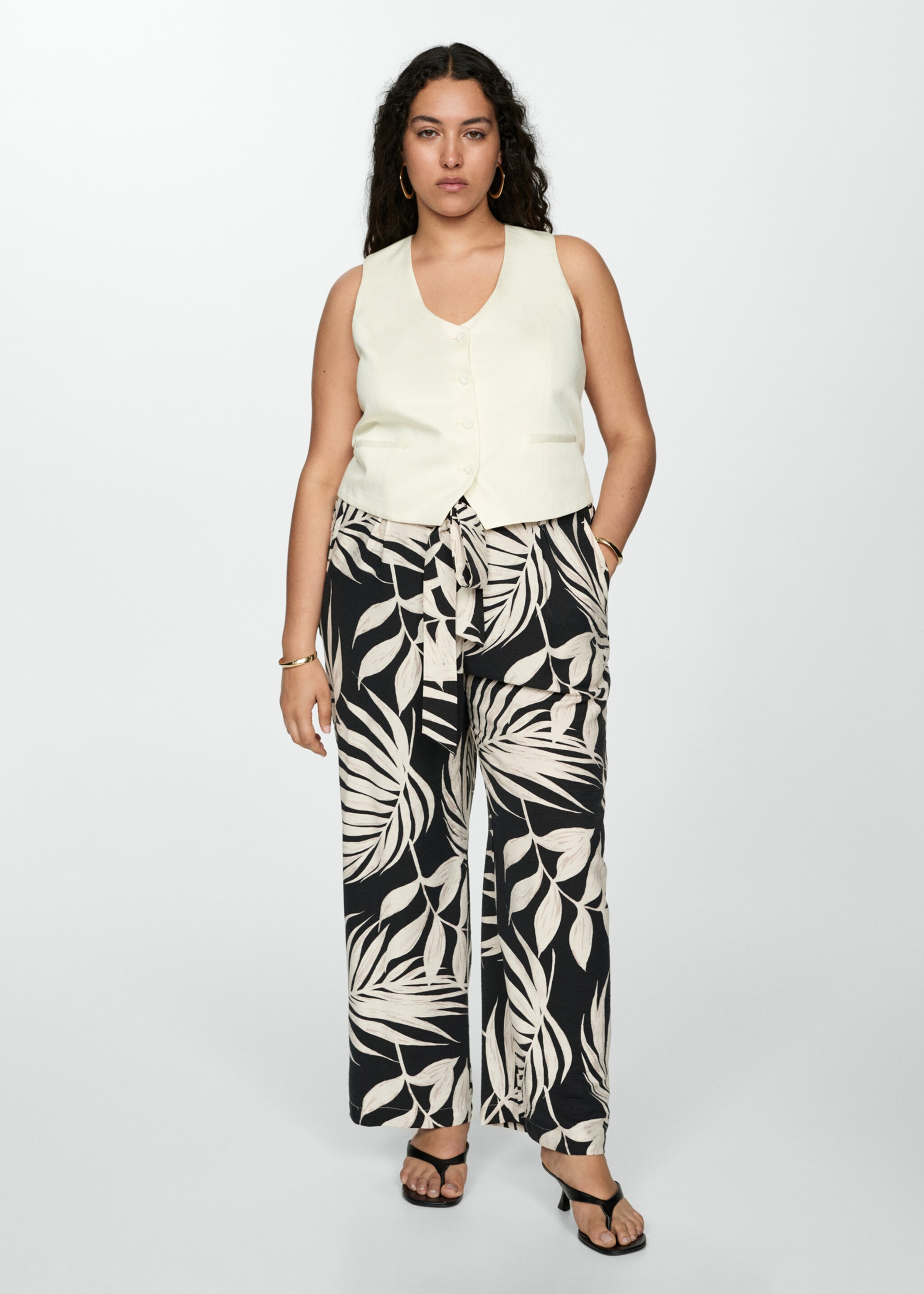 Printed trousers with bow - Details of the article 3