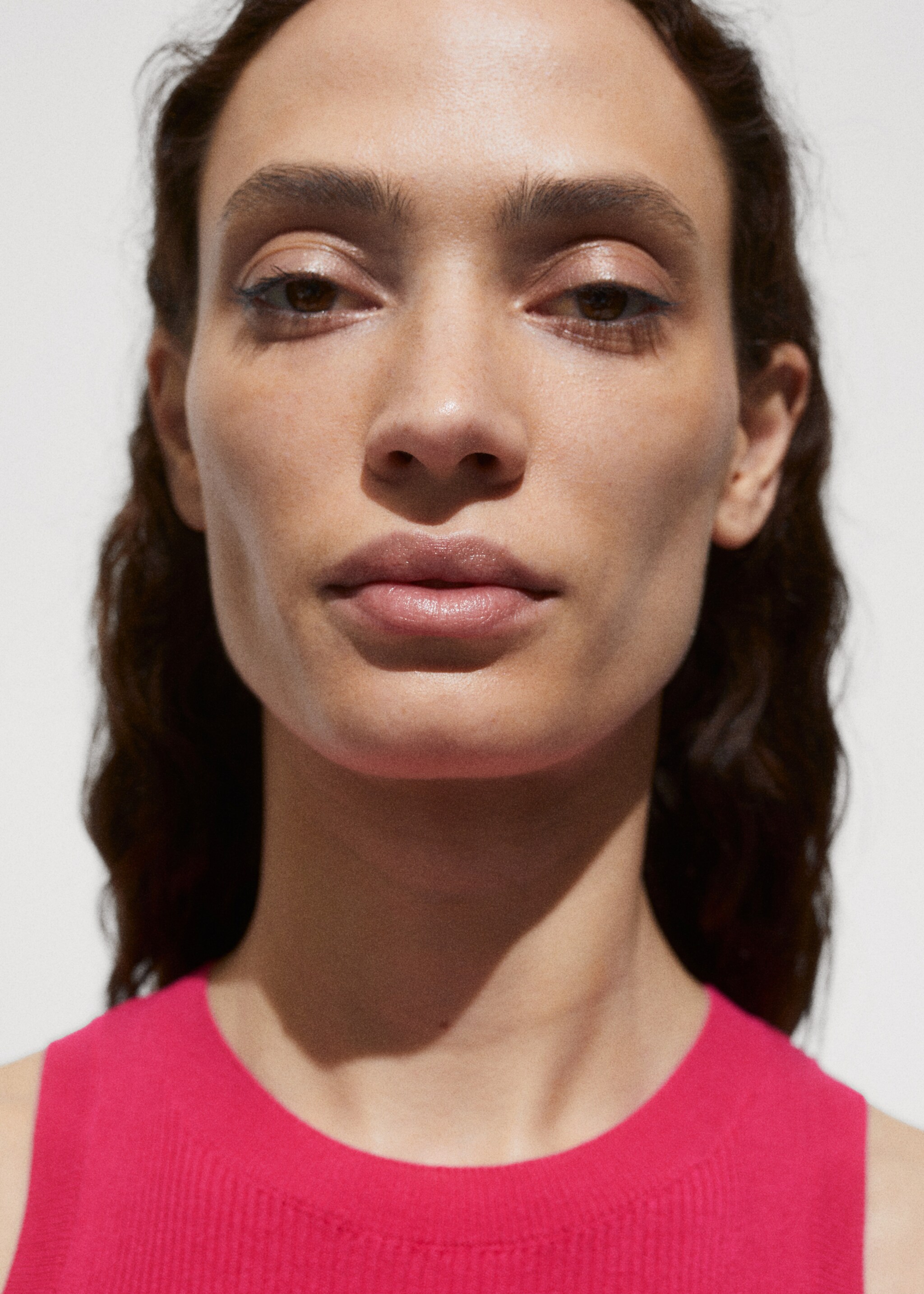 Top punto canalé - Detalle del artículo 1, Fucsia. Ref: 77090356-00.