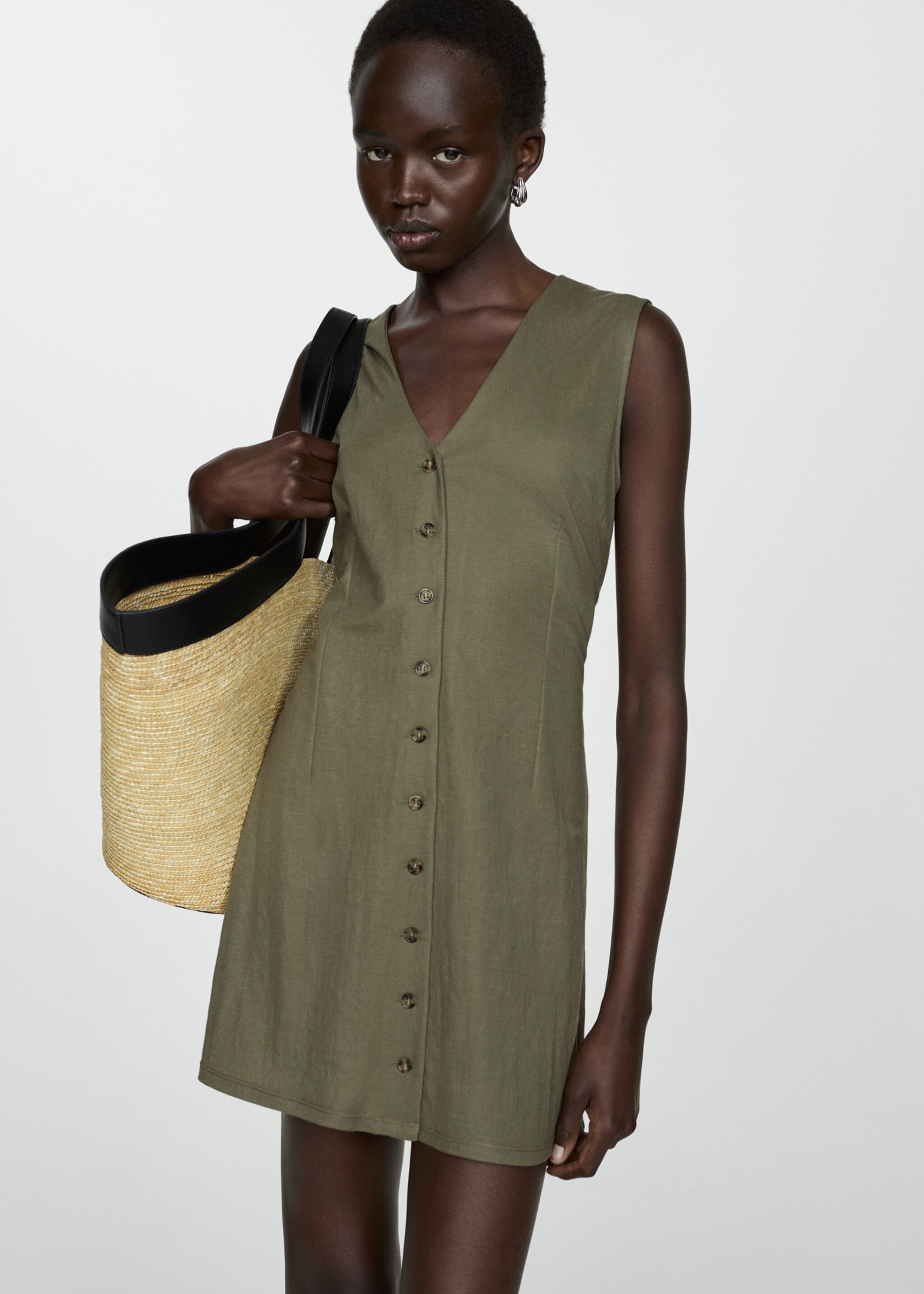 Vestido corto botones - Plano medio, Khaki. Ref: 77090364-00.