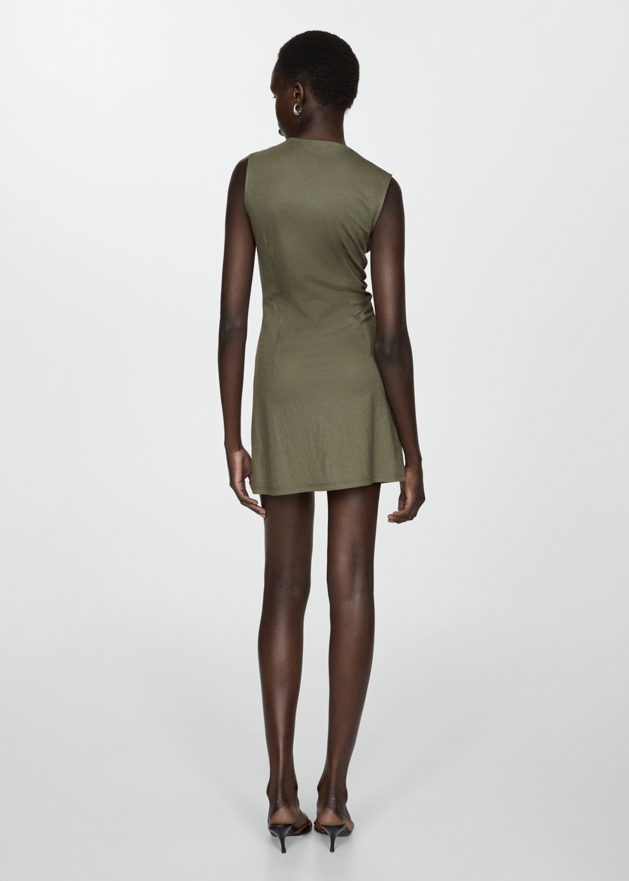 Vestido corto botones - Reverso del artículo, Khaki. Ref: 77090364-00.