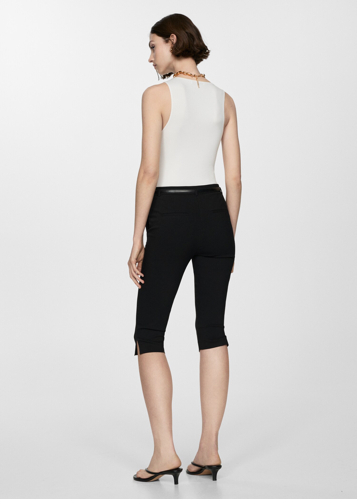 Sleeveless fitted bodysuit - Reverse of the article