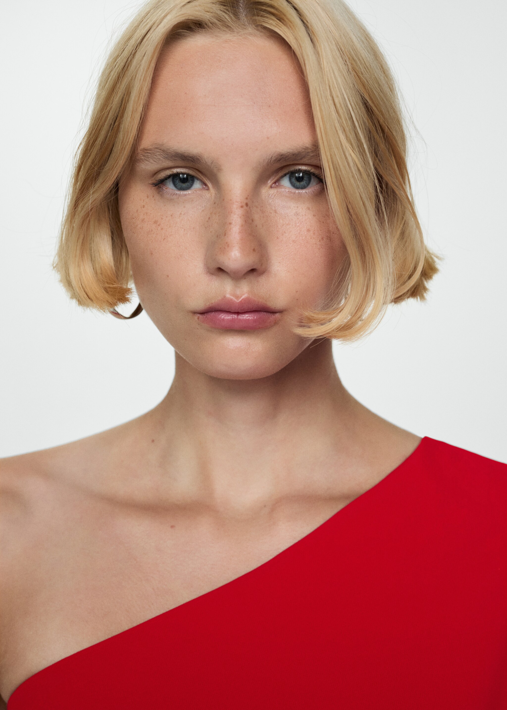 Jumpsuit met cape en asymmetrische mouw - Detail van het artikel 1, Rood. Ref: 77090370-00.
