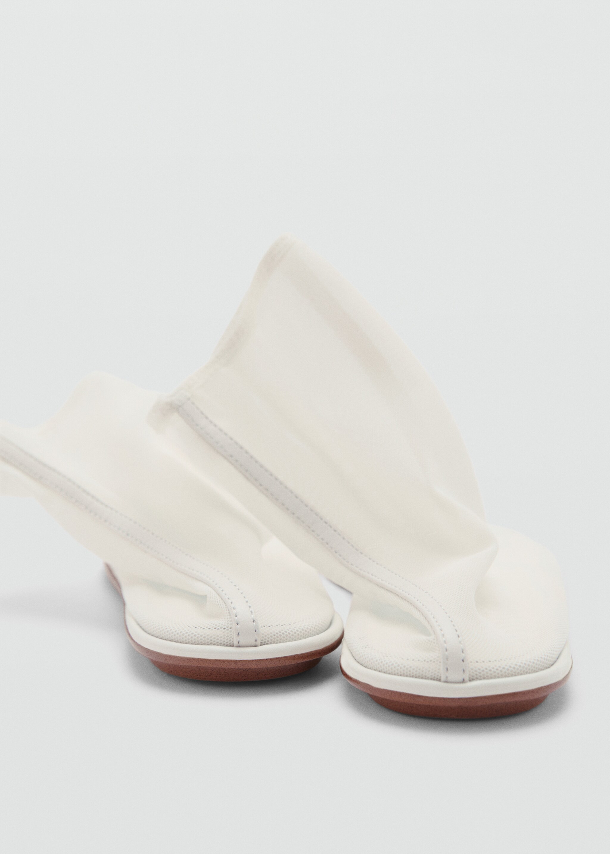 Mesh high-top shoes - Details of the article 2