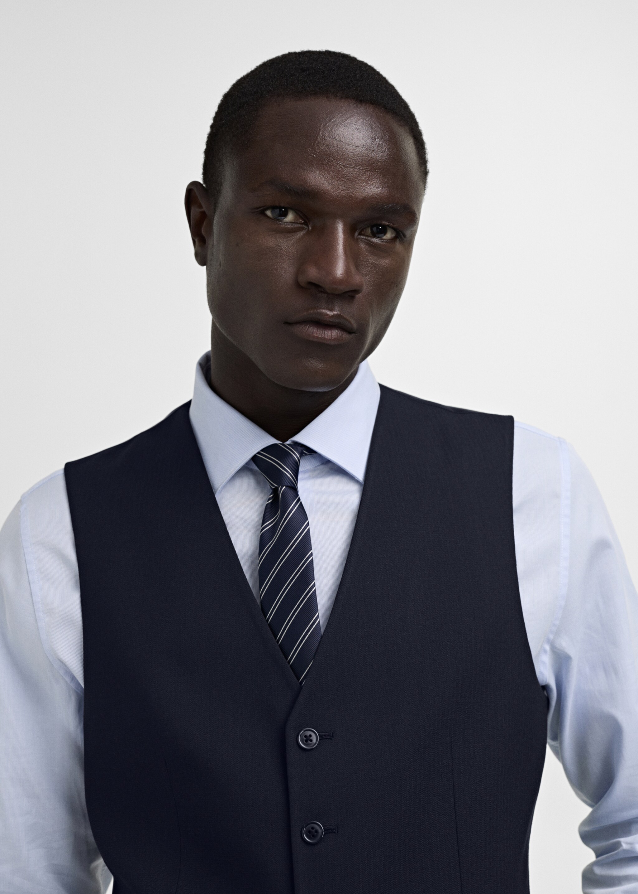 Slim-fit suit waistcoat in stretch fabric - Details of the article 1, Dark Navy. Ref: 77090567-00.