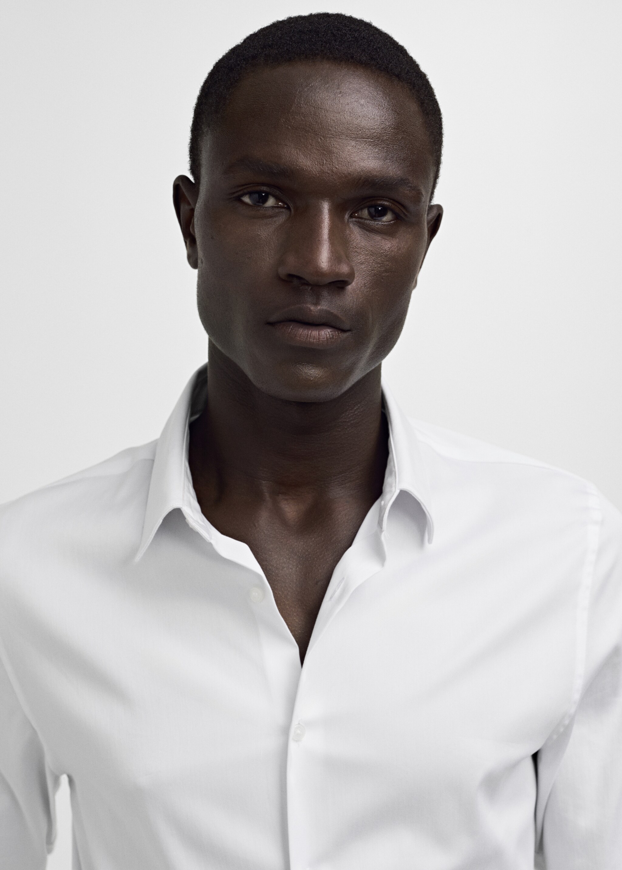 Πουκάμισο κοστουμιού super slim fit ποπλίνα - Λεπτομέρεια του προϊόντος 1, Λευκό. Ref: 77090568-00.