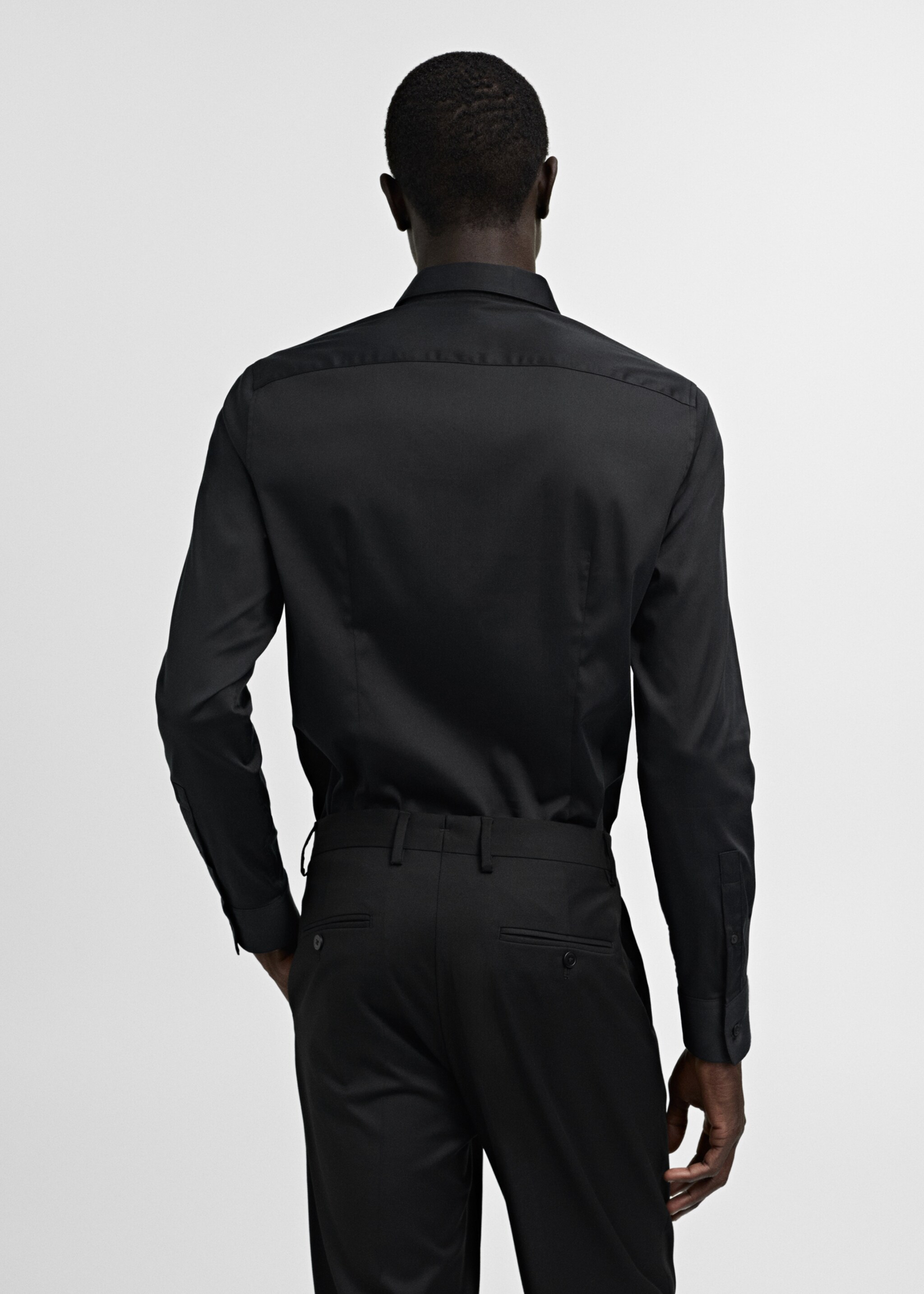 Super slim-fit poplin suit shirt - Reverse of the article, Black. Ref: 77090568-00.