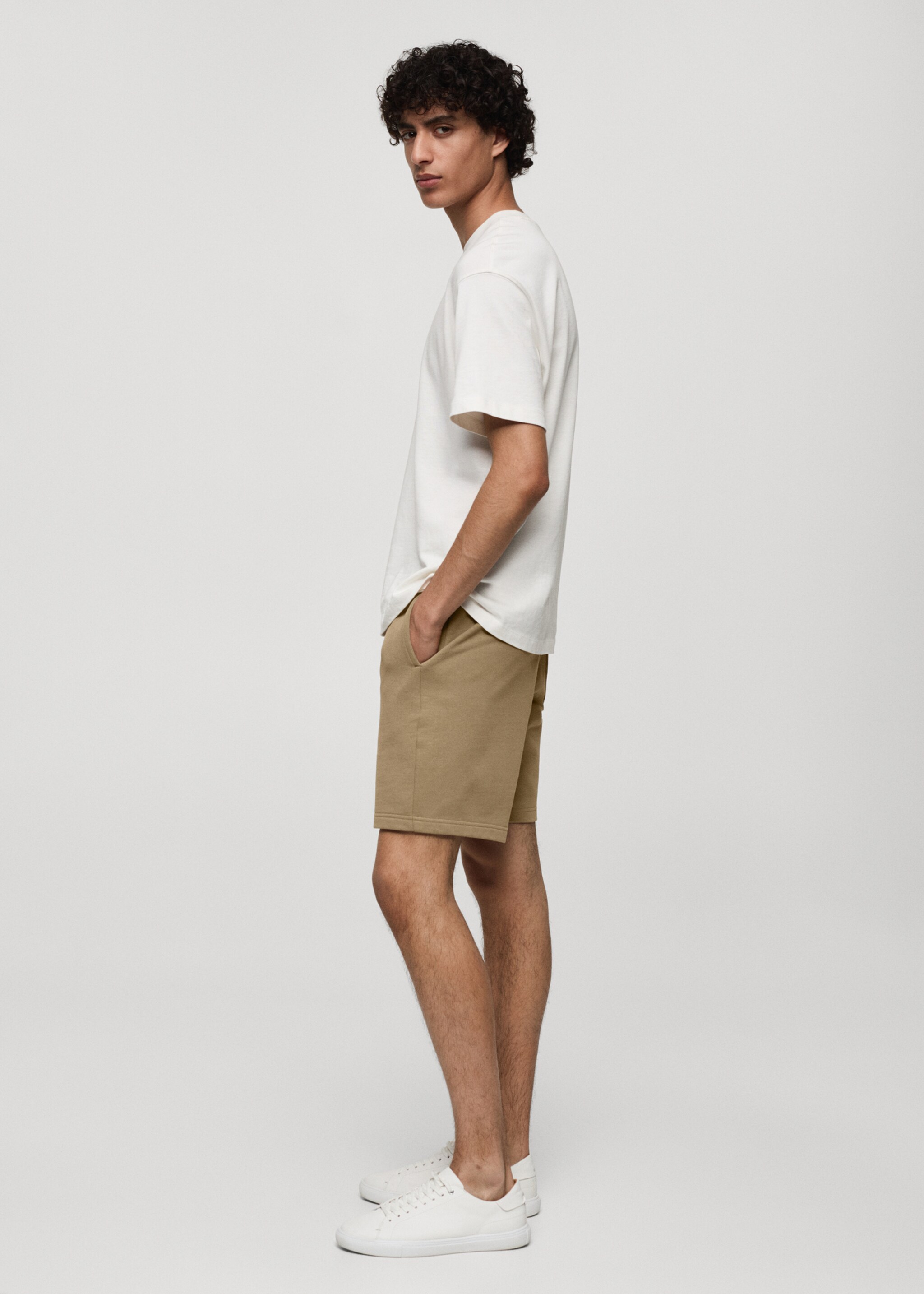 Jogger cotton Bermuda shorts - Details of the article 2, Sand. Ref: 77090585-00.